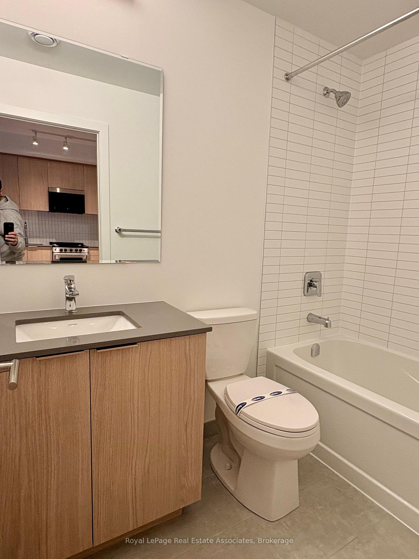 Photo 22 of Unit 613, 3008 William Cutmore Boulevard, Oakville, Joshua Meadows — HOMEH