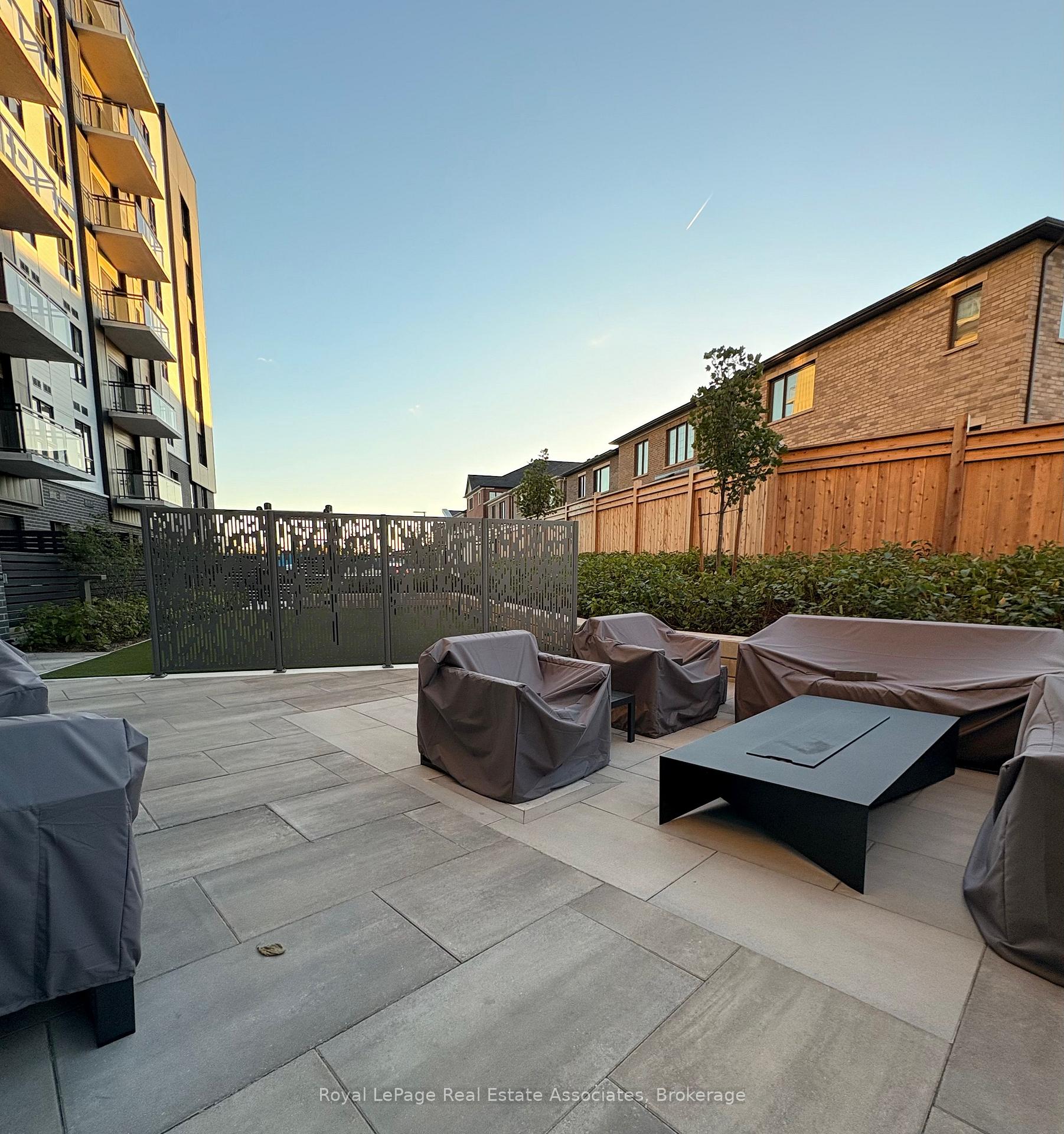 Photo 23 of Unit 613, 3008 William Cutmore Boulevard, Oakville, Joshua Meadows — HOMEH
