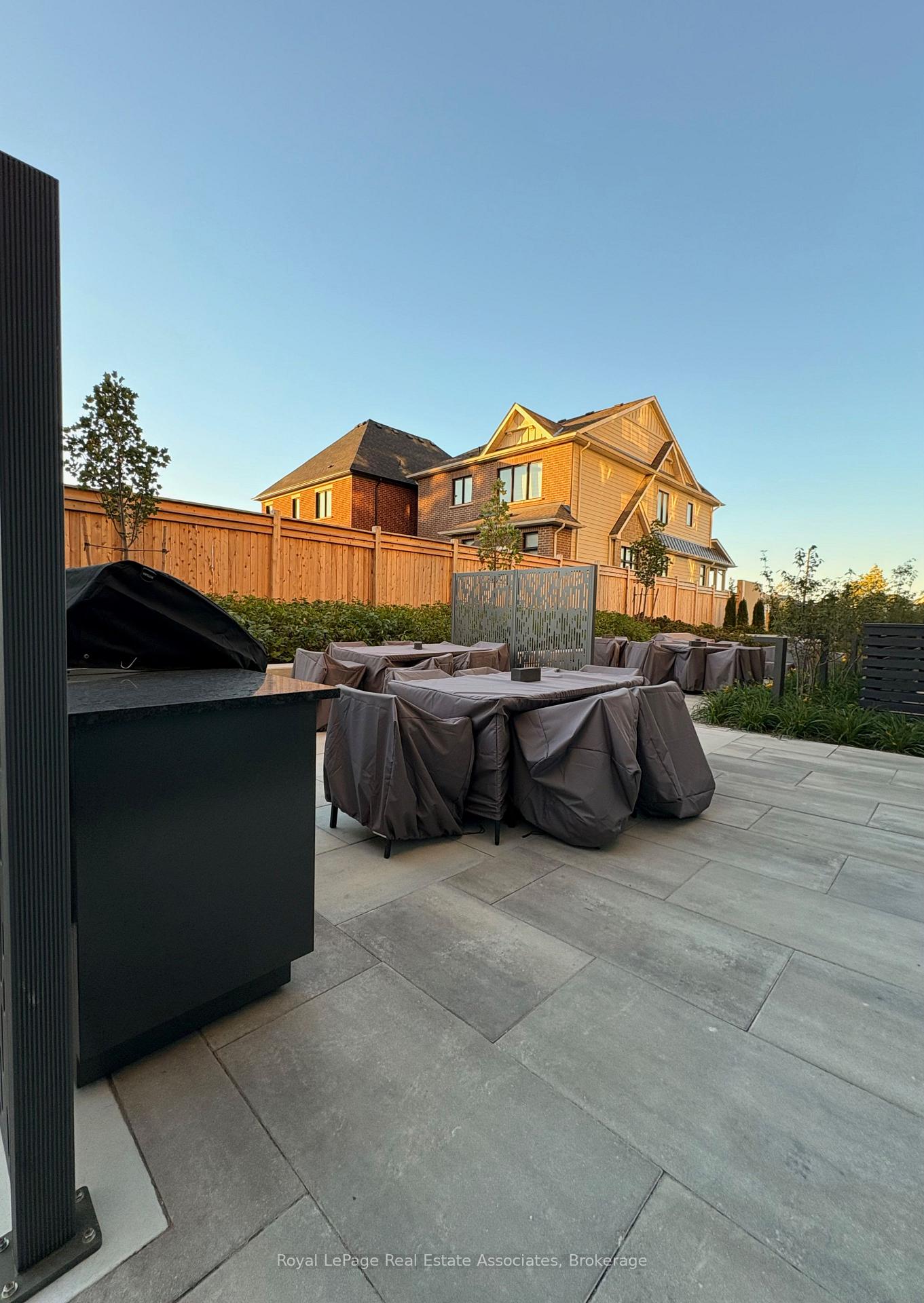 Photo 24 of Unit 613, 3008 William Cutmore Boulevard, Oakville, Joshua Meadows — HOMEH