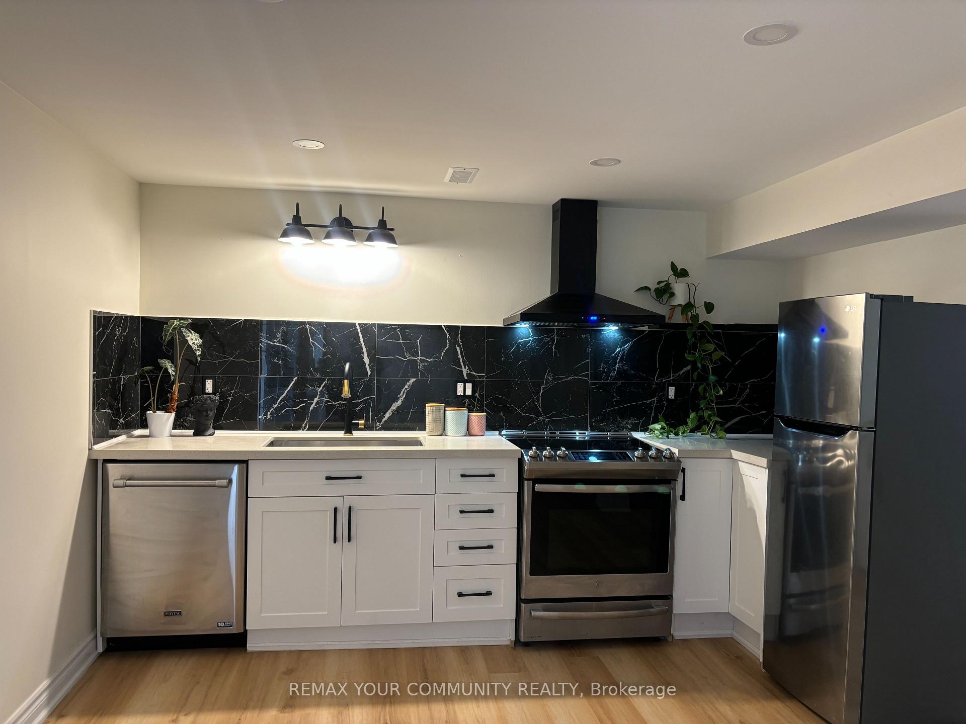 Photo 24 of 124 Tyson Drive, East Gwillimbury, Holland Landing — HOMEH