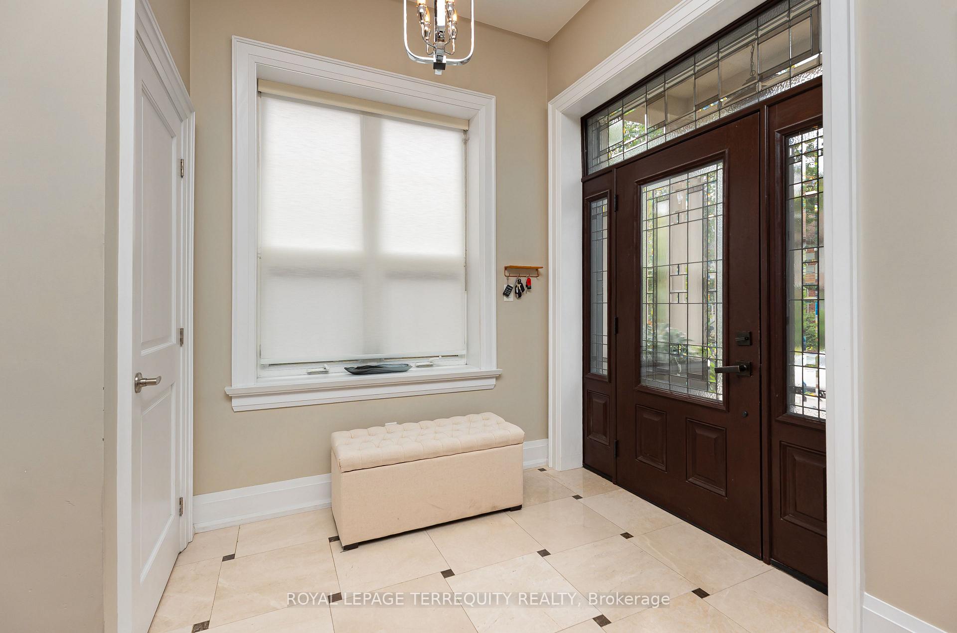 Photo 3 of 151 Brookside Avenue, Toronto, Runnymede-Bloor West Village — HOMEH