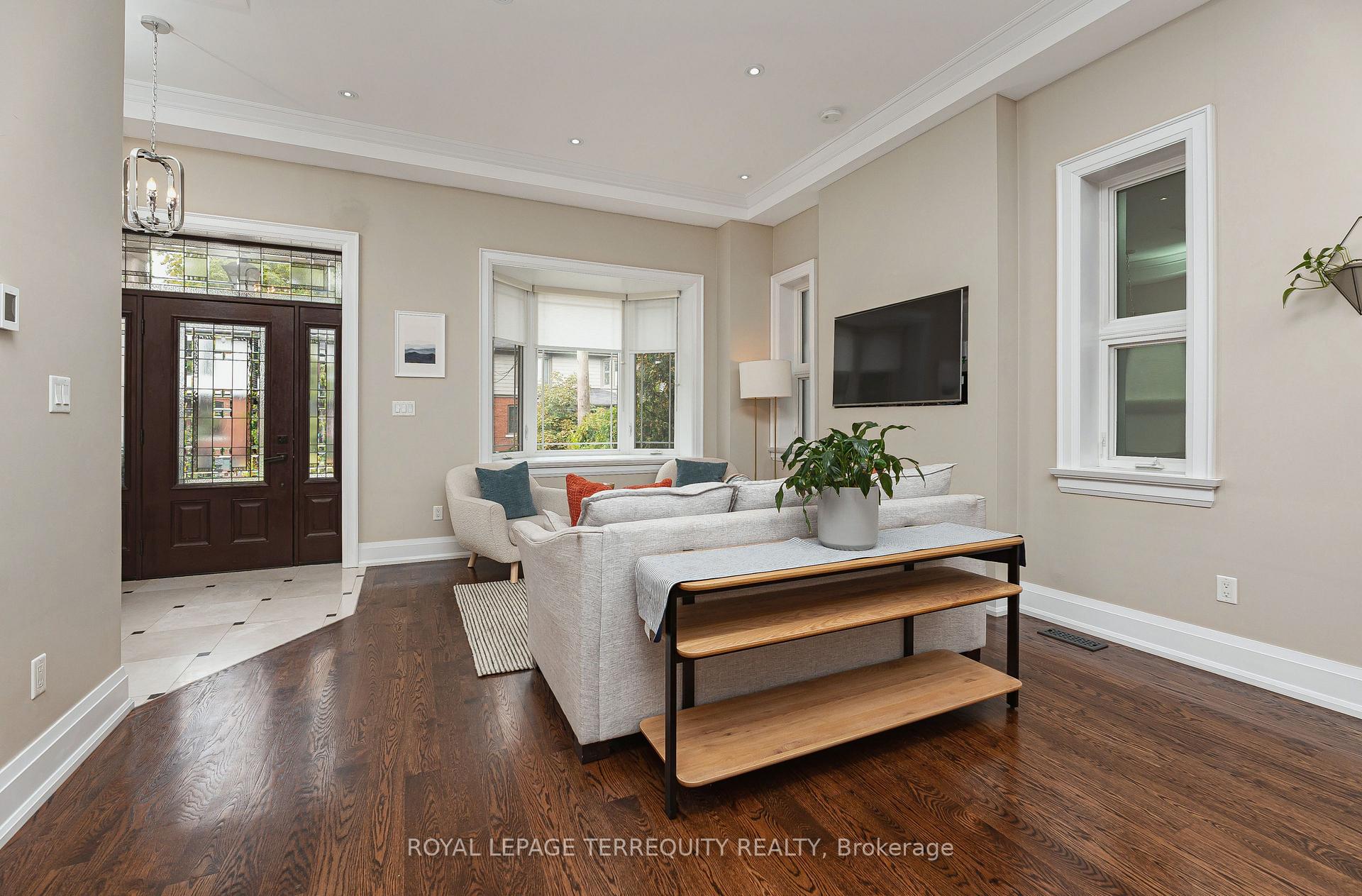 Photo 4 of 151 Brookside Avenue, Toronto, Runnymede-Bloor West Village — HOMEH