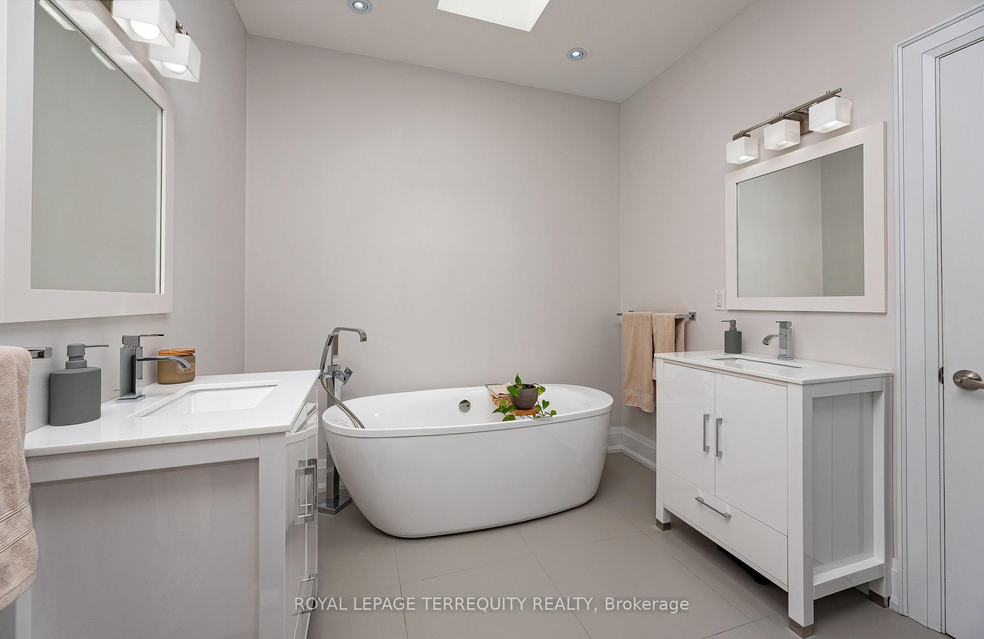 Photo 14 of 151 Brookside Avenue, Toronto, Runnymede-Bloor West Village — HOMEH