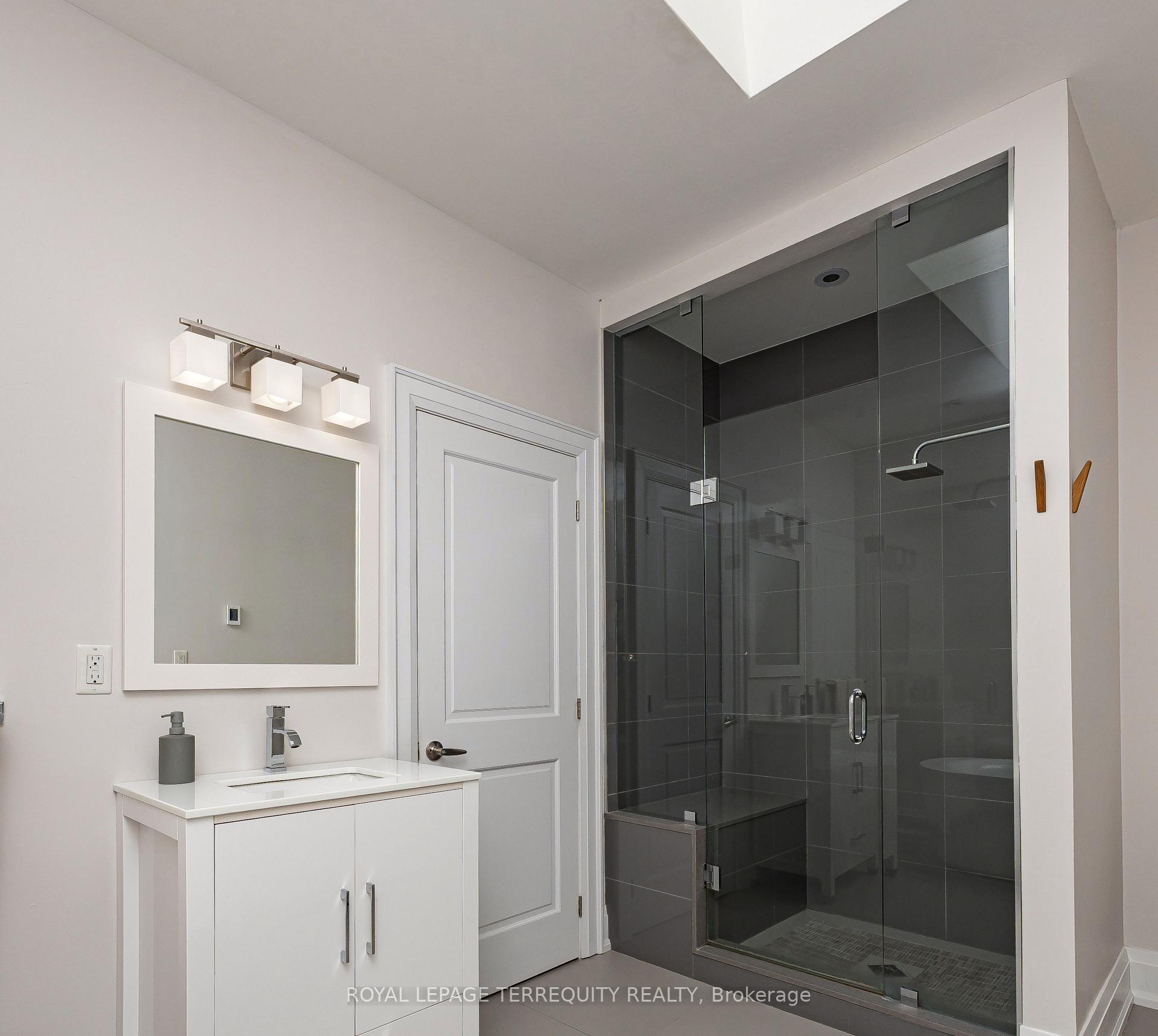 Photo 15 of 151 Brookside Avenue, Toronto, Runnymede-Bloor West Village — HOMEH