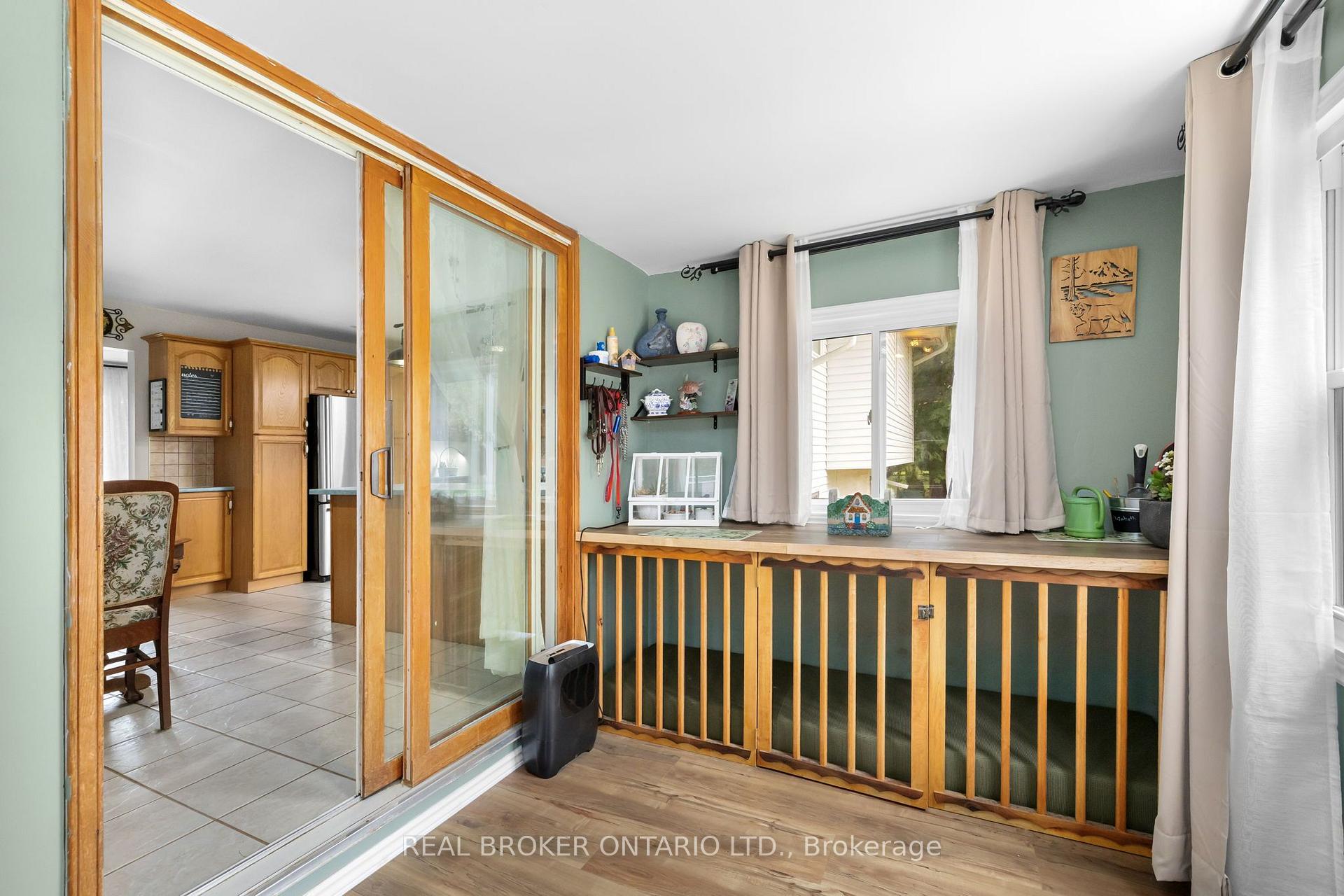 Photo 12 of 23 Louise Crescent, Russell, Embrun — HOMEH