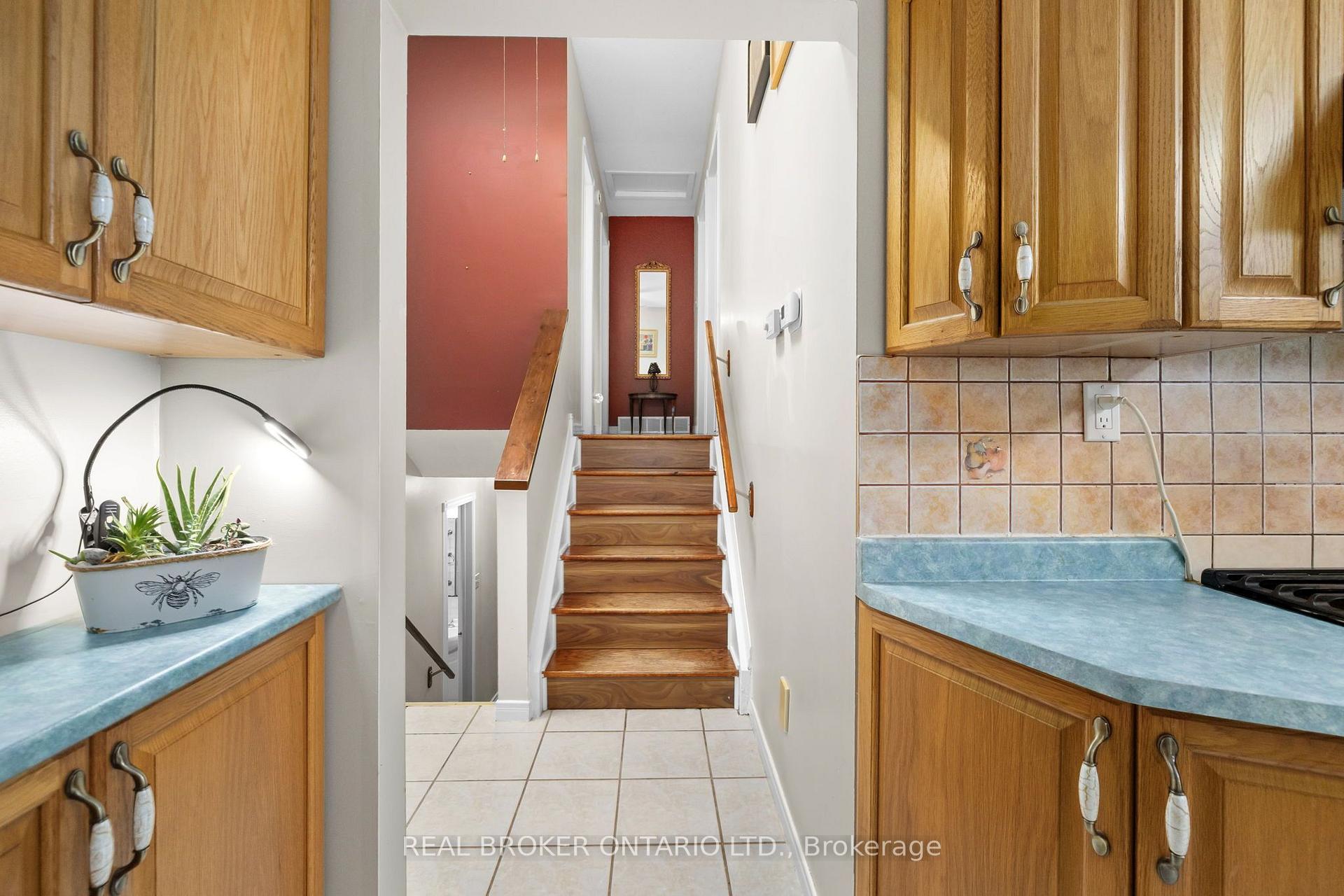 Photo 14 of 23 Louise Crescent, Russell, Embrun — HOMEH