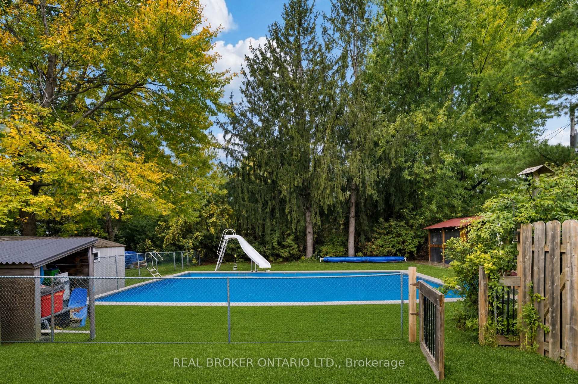Photo 29 of 23 Louise Crescent, Russell, Embrun — HOMEH