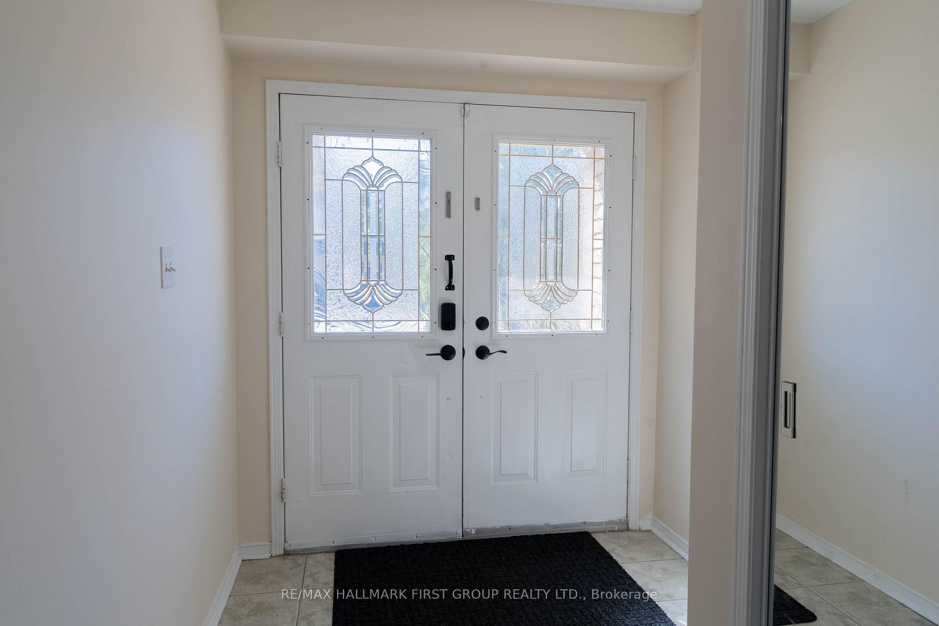 Photo 3 of 7686 Black Walnut Trail, Mississauga, Lisgar — HOMEH