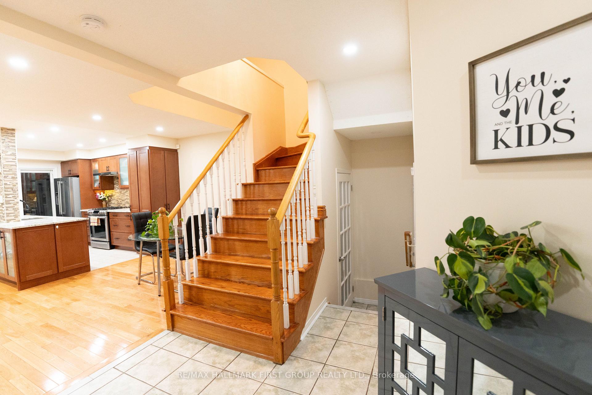 Photo 5 of 7686 Black Walnut Trail, Mississauga, Lisgar — HOMEH
