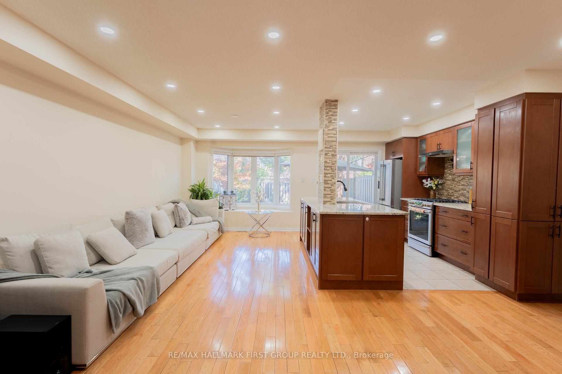 Photo 6 of 7686 Black Walnut Trail, Mississauga, Lisgar — HOMEH