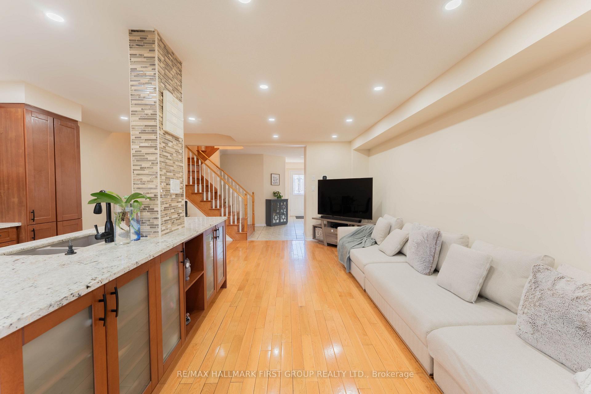 Photo 7 of 7686 Black Walnut Trail, Mississauga, Lisgar — HOMEH