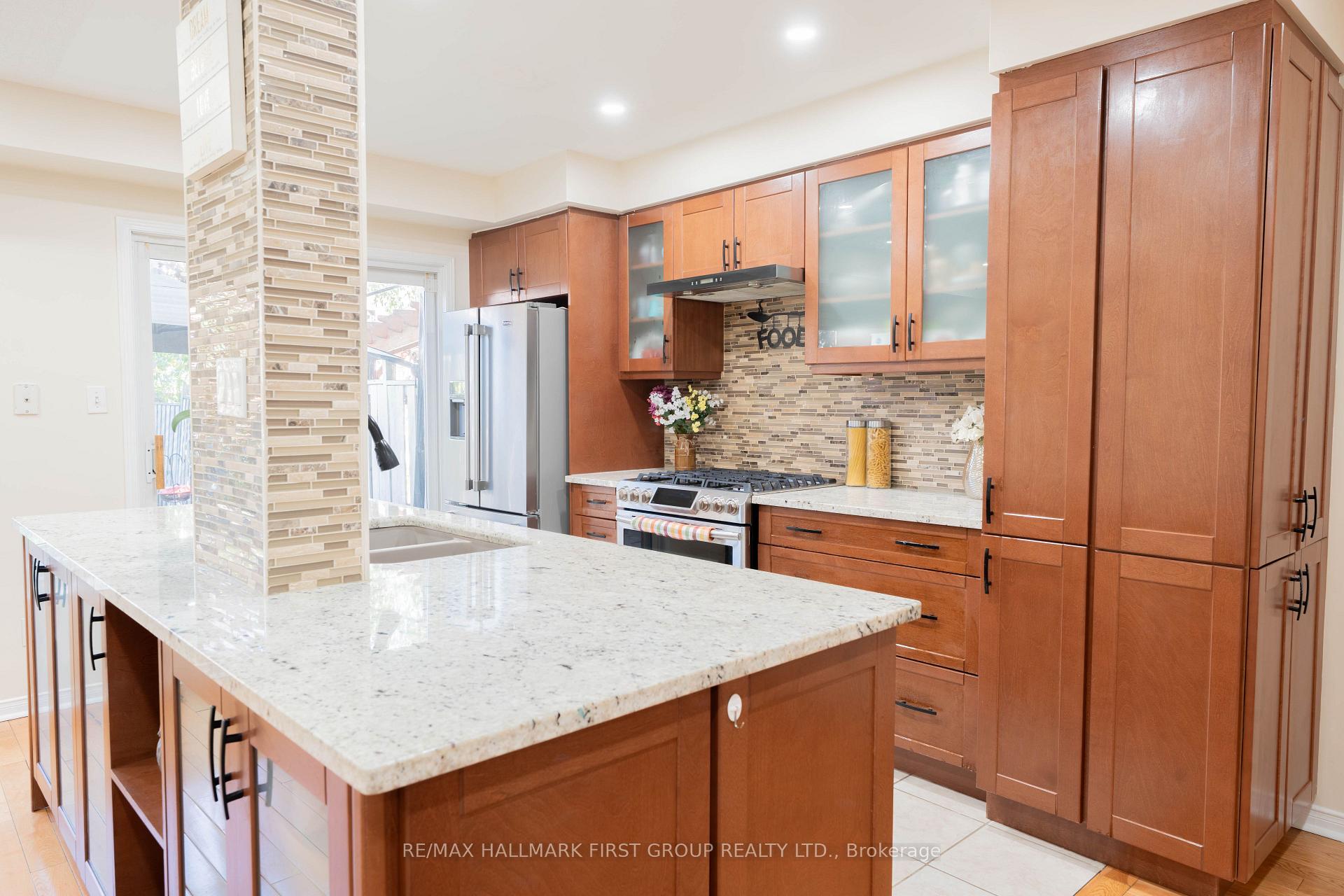 Photo 9 of 7686 Black Walnut Trail, Mississauga, Lisgar — HOMEH