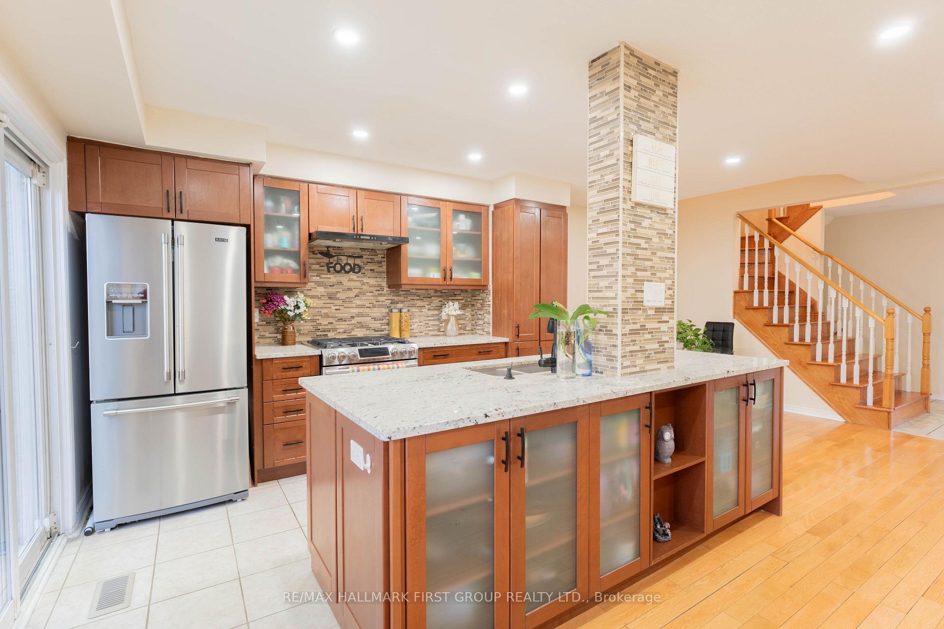 Photo 10 of 7686 Black Walnut Trail, Mississauga, Lisgar — HOMEH