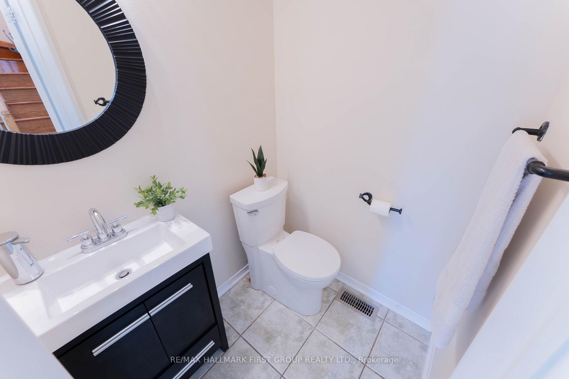 Photo 12 of 7686 Black Walnut Trail, Mississauga, Lisgar — HOMEH