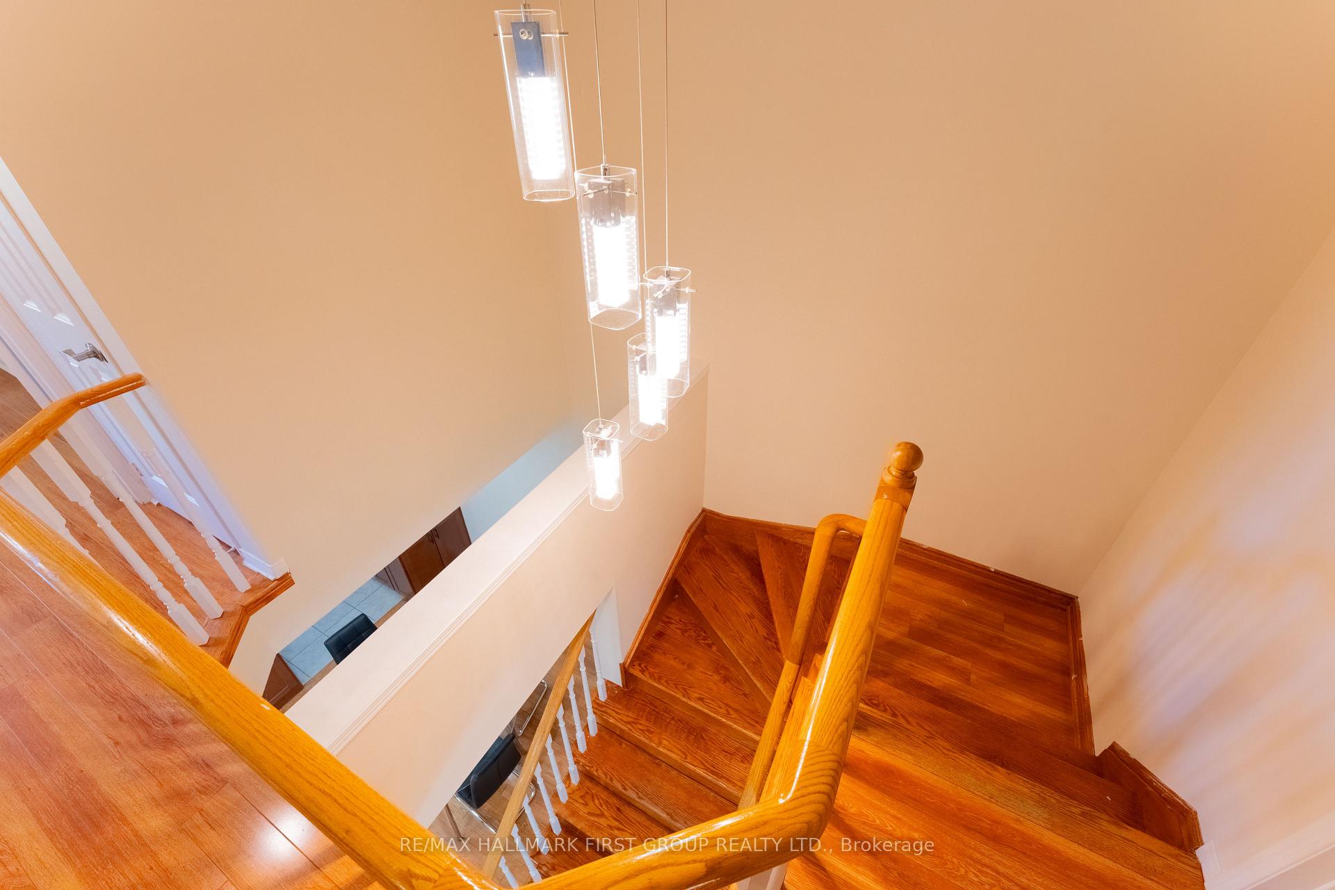 Photo 13 of 7686 Black Walnut Trail, Mississauga, Lisgar — HOMEH