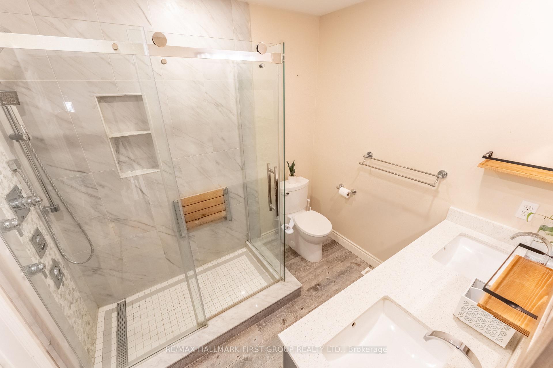 Photo 18 of 7686 Black Walnut Trail, Mississauga, Lisgar — HOMEH