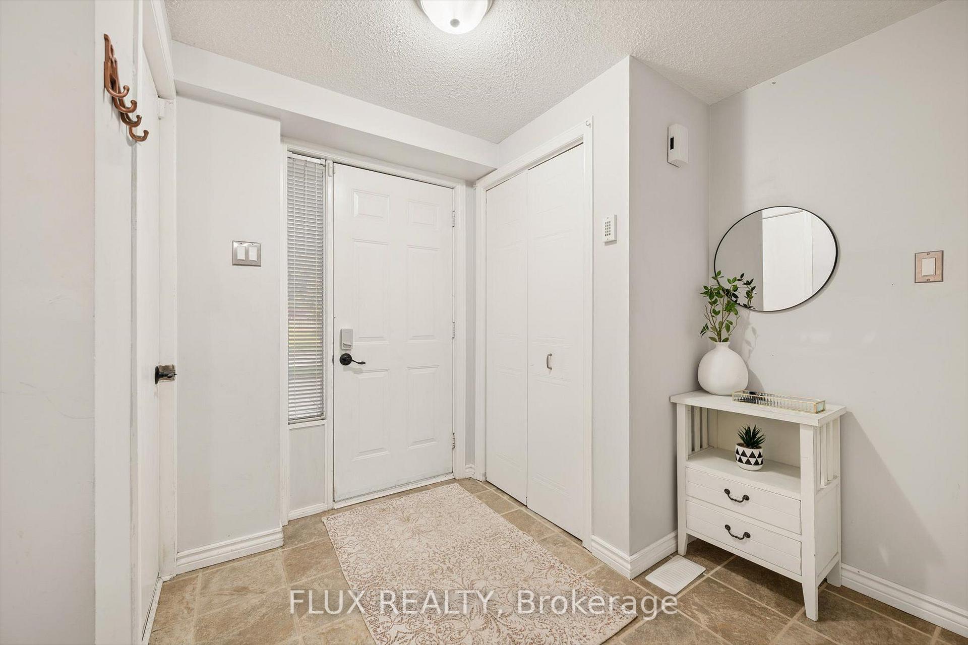 Photo 6 of 87 Poplar Drive, Cambridge, Silver Heights — HOMEH