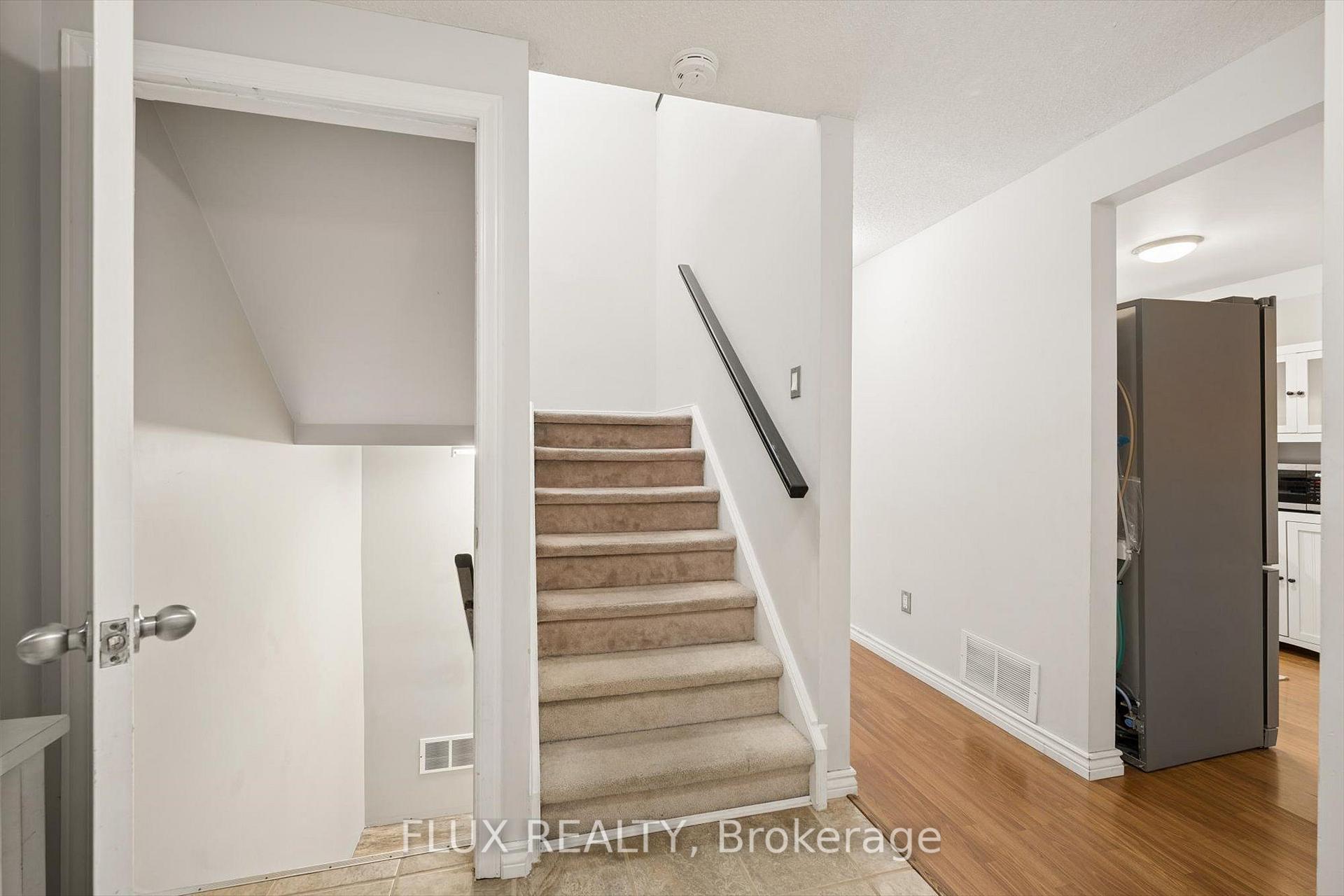 Photo 7 of 87 Poplar Drive, Cambridge, Silver Heights — HOMEH