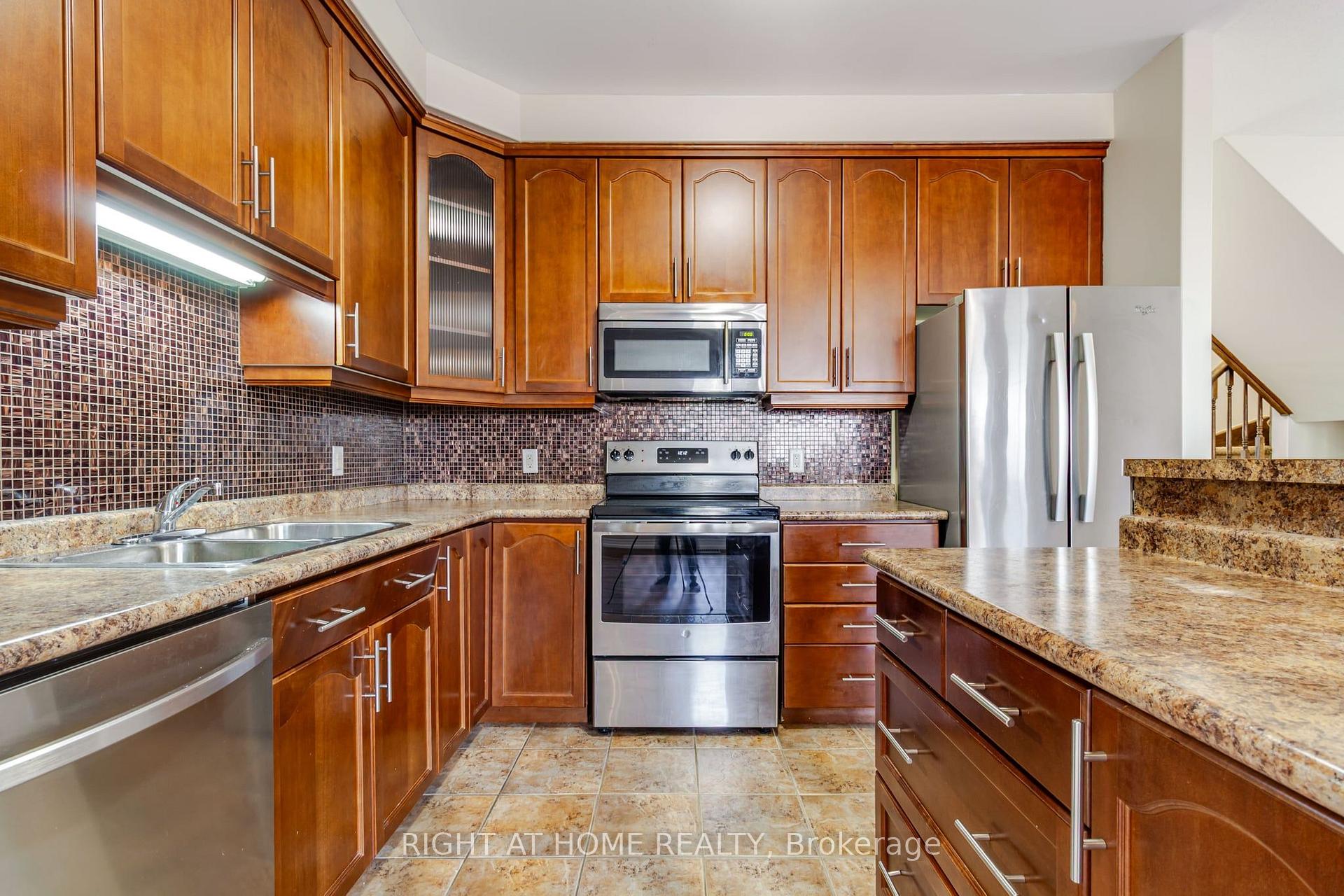 Photo 10 of 55 Sexton Crescent, Hamilton, Ancaster — HOMEH
