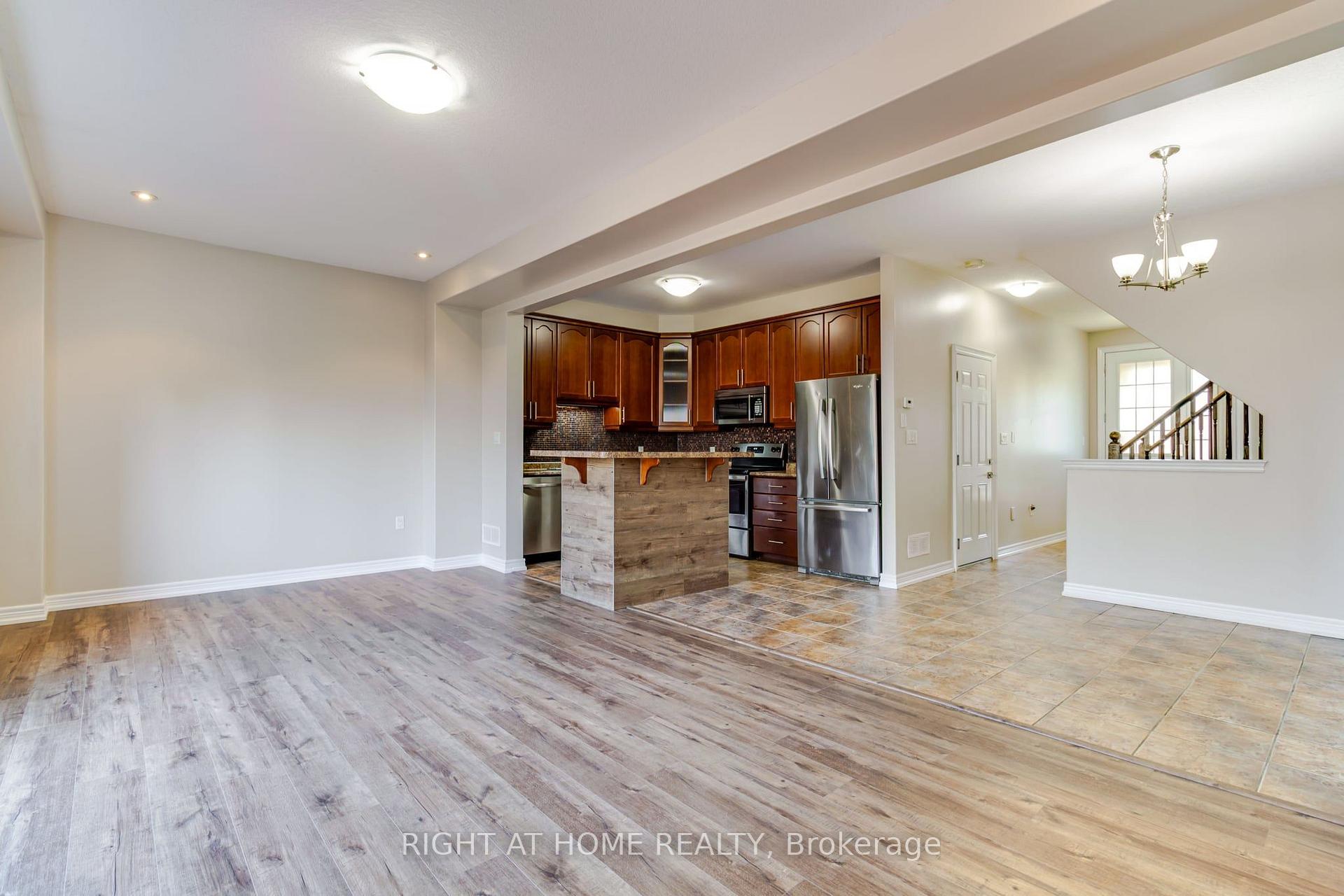 Photo 11 of 55 Sexton Crescent, Hamilton, Ancaster — HOMEH