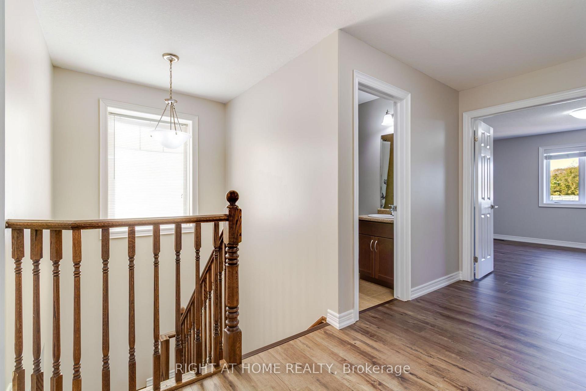 Photo 12 of 55 Sexton Crescent, Hamilton, Ancaster — HOMEH
