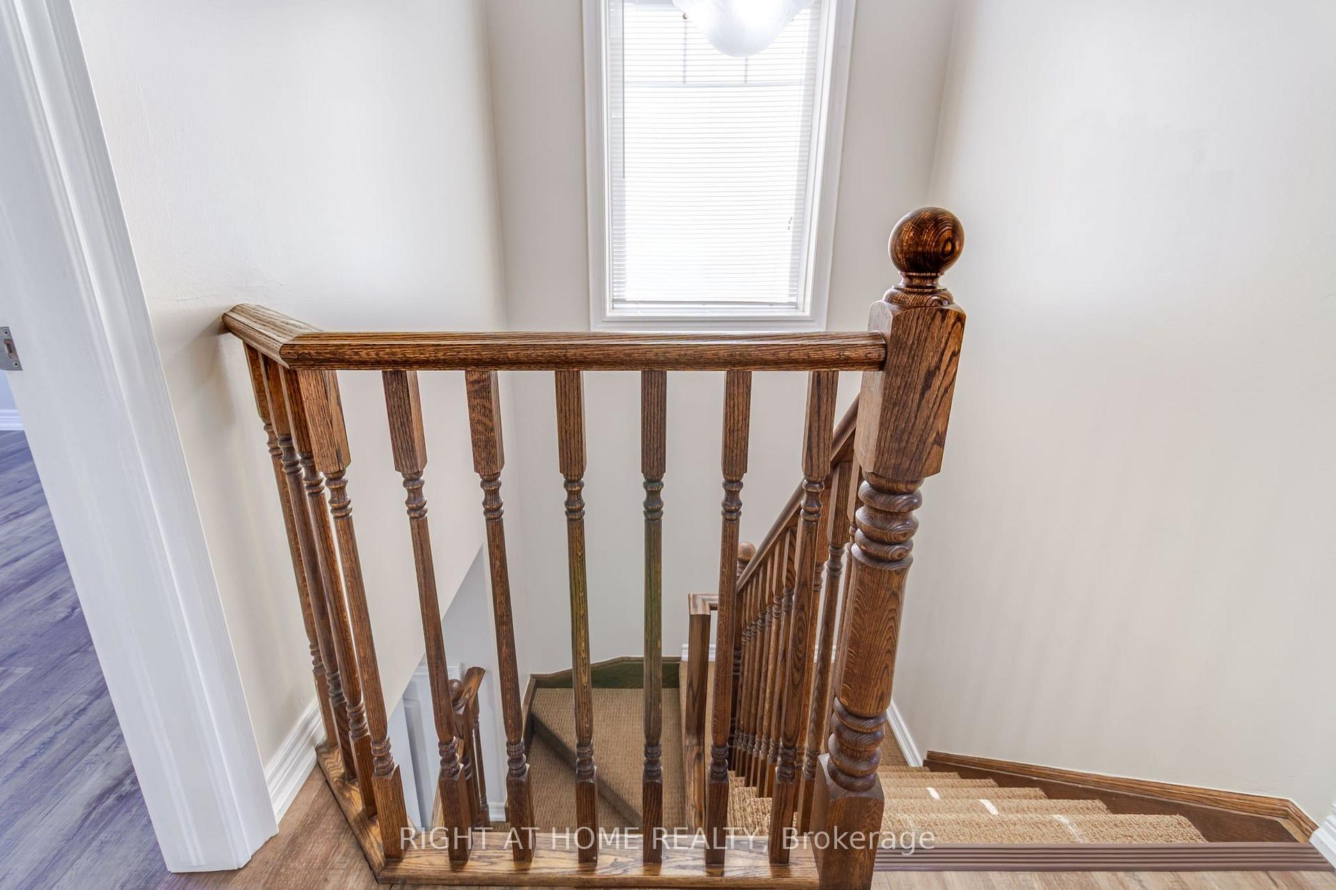 Photo 13 of 55 Sexton Crescent, Hamilton, Ancaster — HOMEH