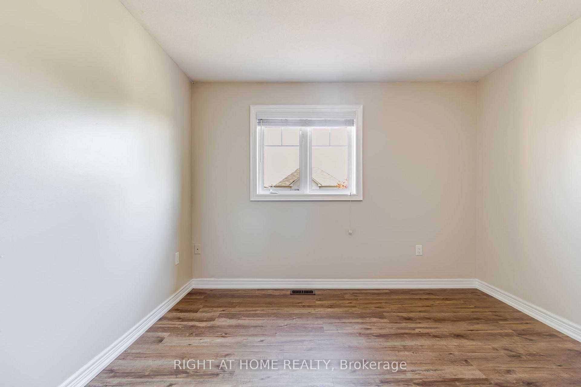 Photo 18 of 55 Sexton Crescent, Hamilton, Ancaster — HOMEH