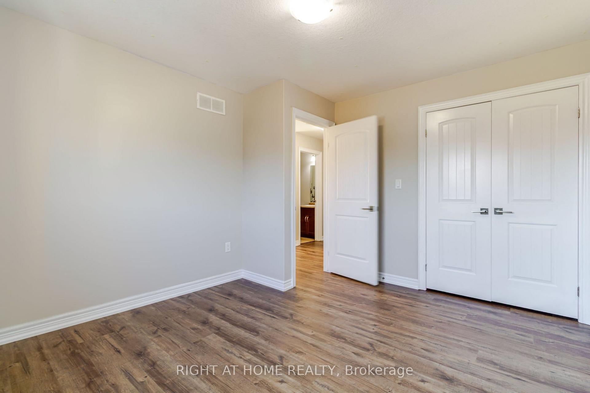 Photo 19 of 55 Sexton Crescent, Hamilton, Ancaster — HOMEH