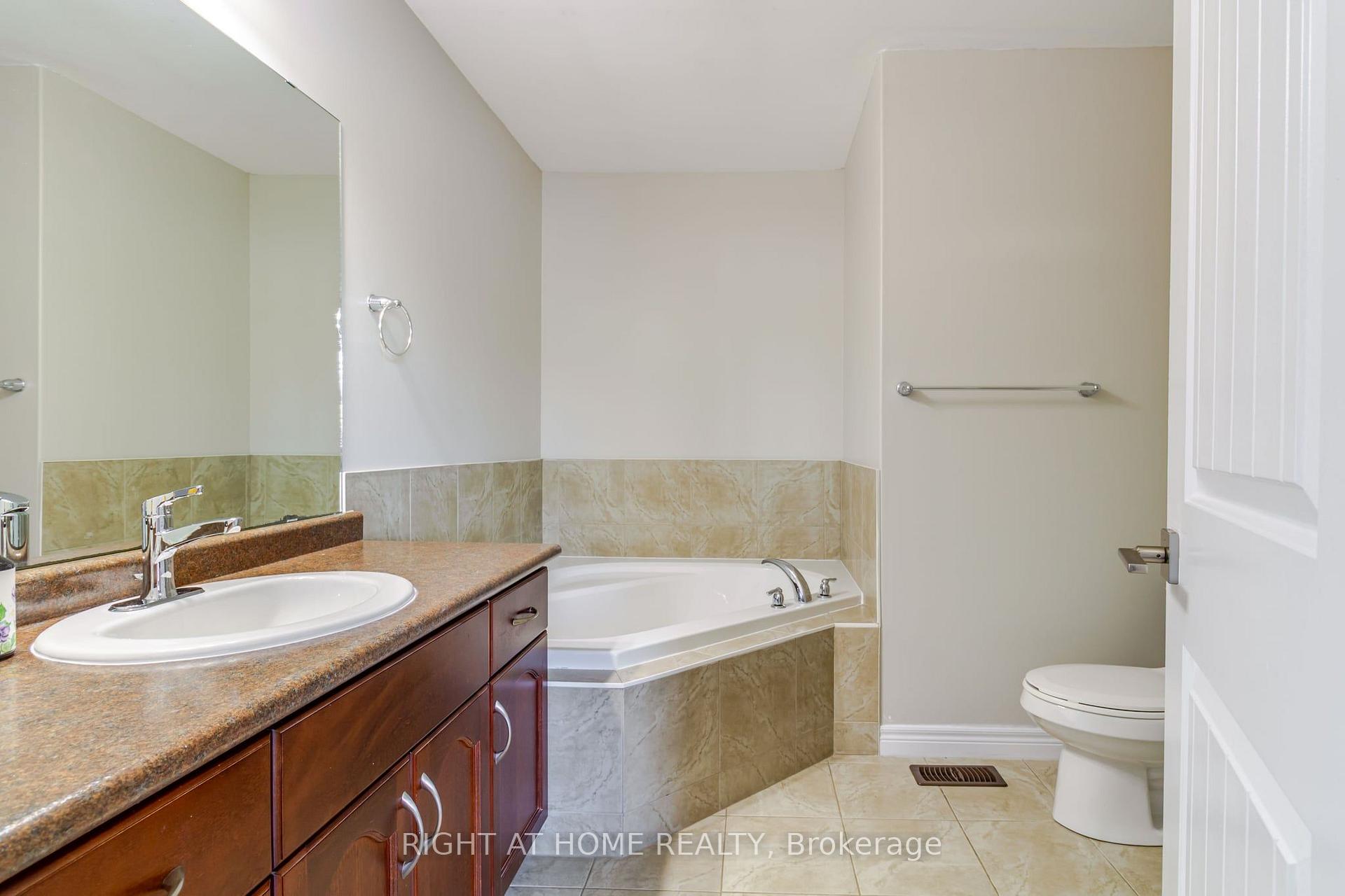 Photo 23 of 55 Sexton Crescent, Hamilton, Ancaster — HOMEH