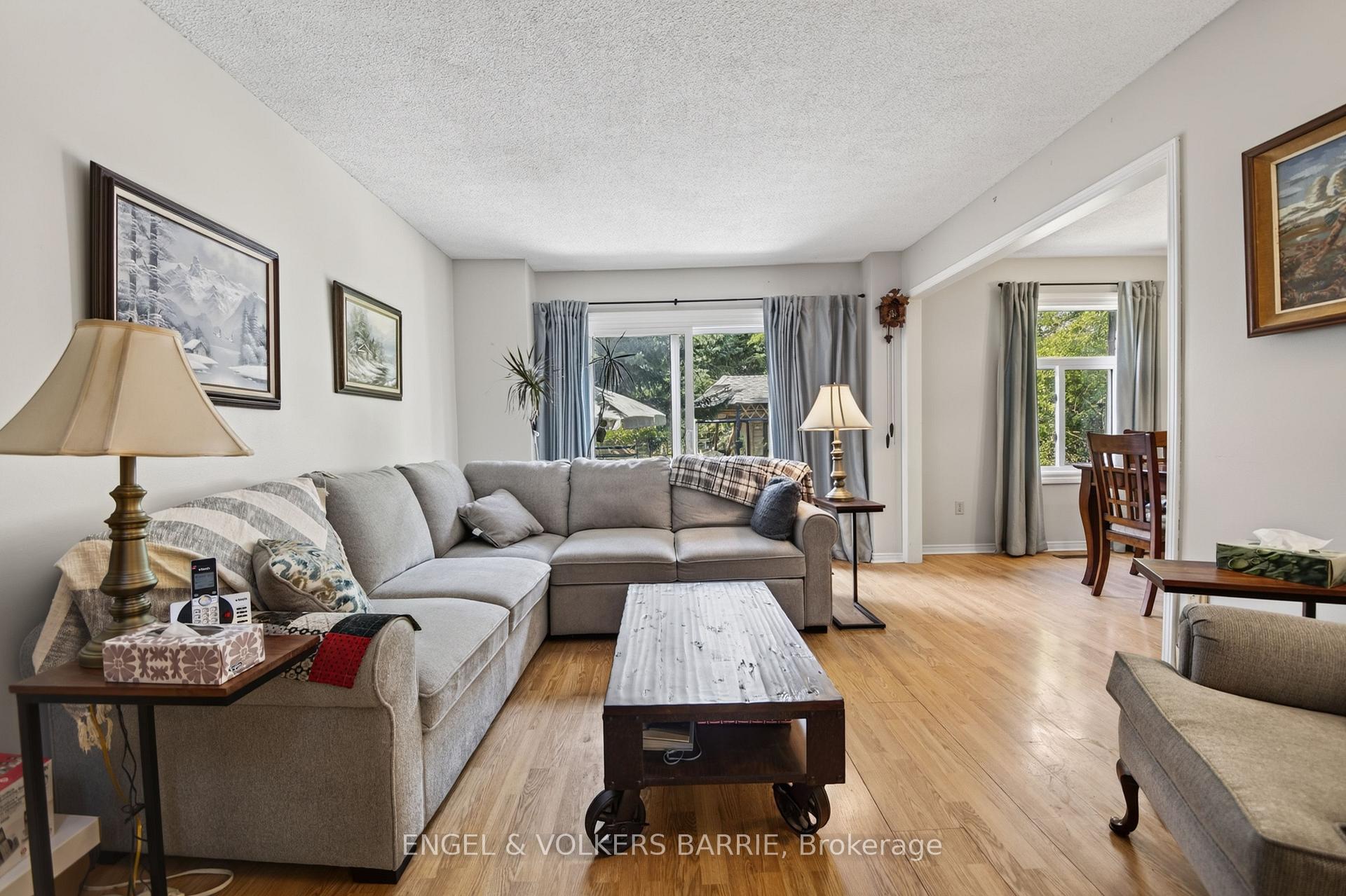 Photo 2 of 78 Wallace Drive, Barrie, Northwest — HOMEH