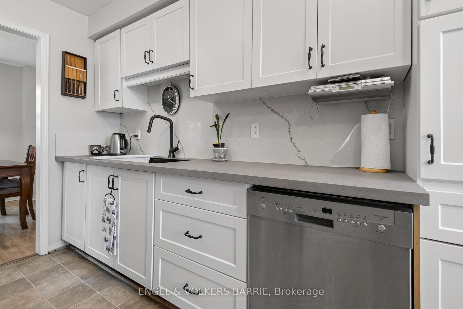 Photo 9 of 78 Wallace Drive, Barrie, Northwest — HOMEH