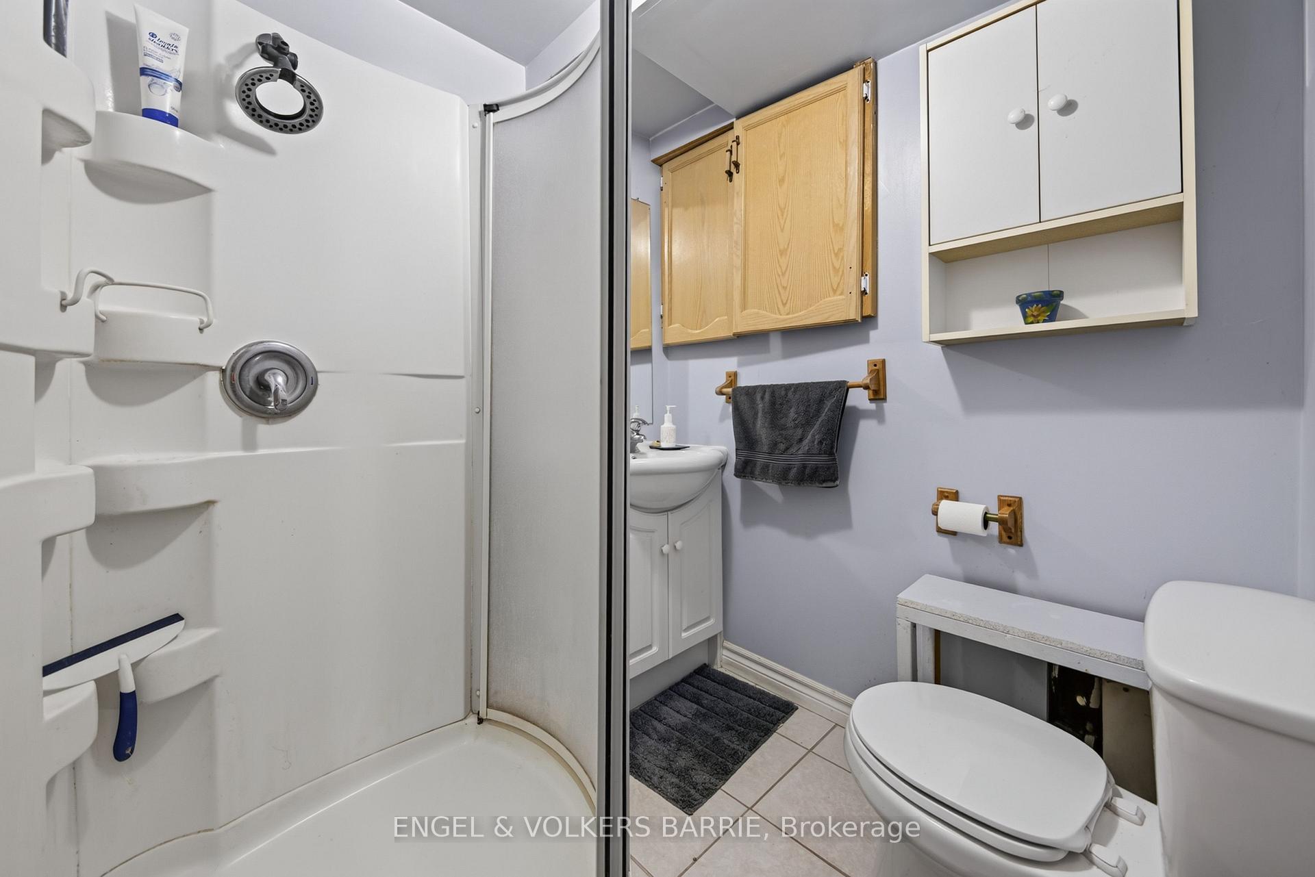 Photo 18 of 78 Wallace Drive, Barrie, Northwest — HOMEH
