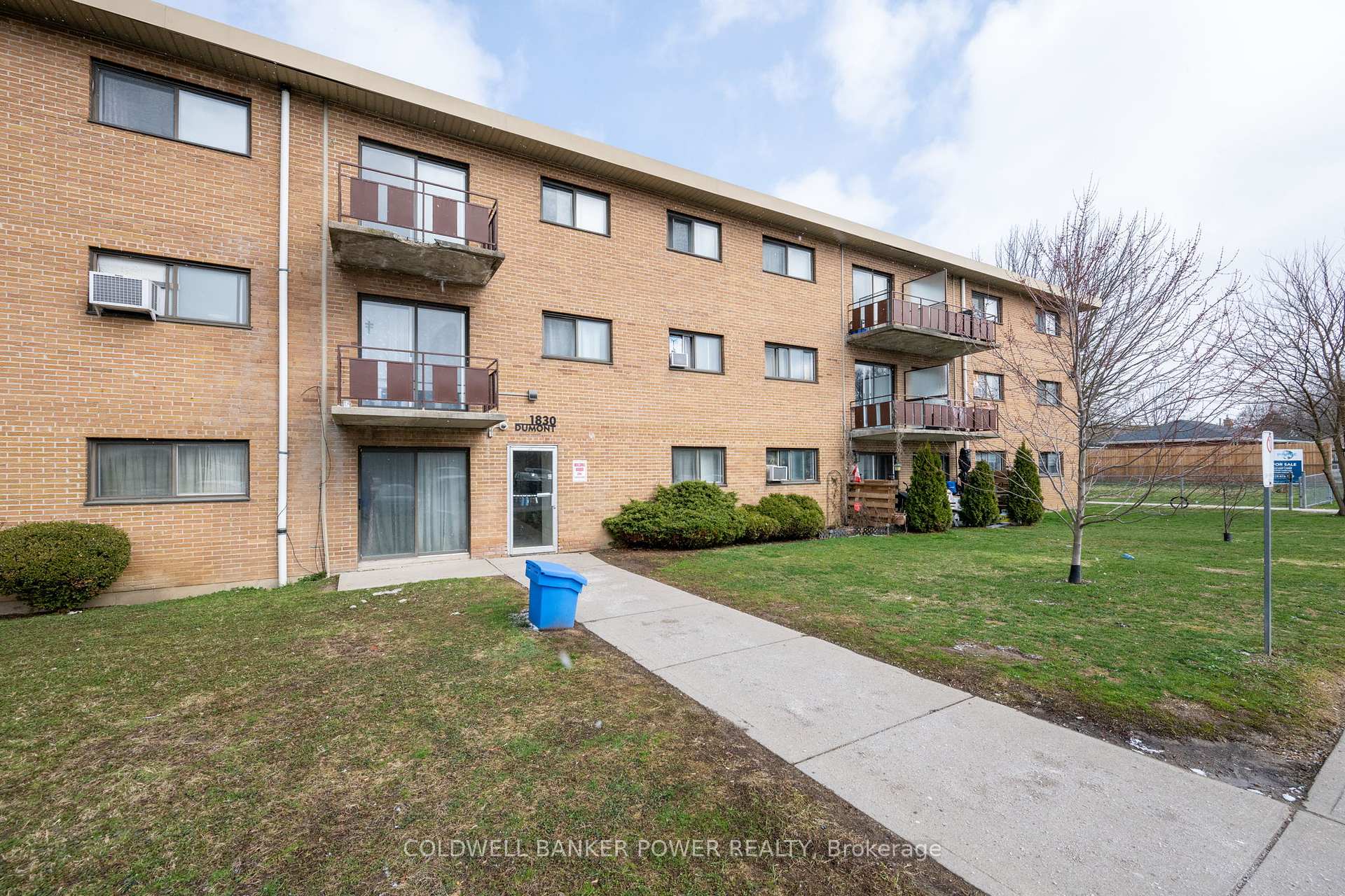 Photo of Unit 110, 1830 Dumont Street