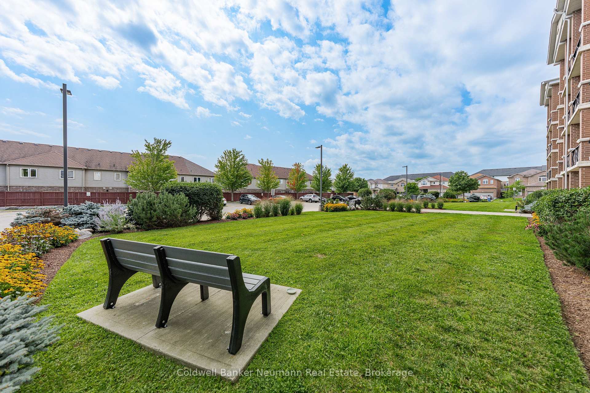 Photo 2 of Unit 311, 2 Colonial Drive, Guelph, Pineridge/Westminster Woods — HOMEH