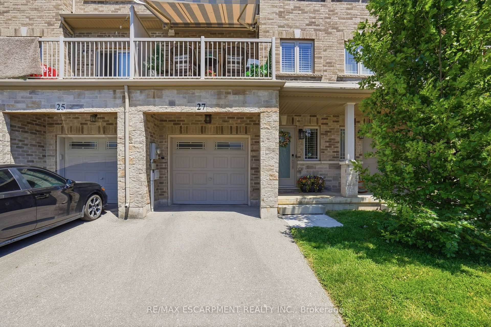 Photo 2 of 27 Crossings Way, Hamilton, Stoney Creek — HOMEH
