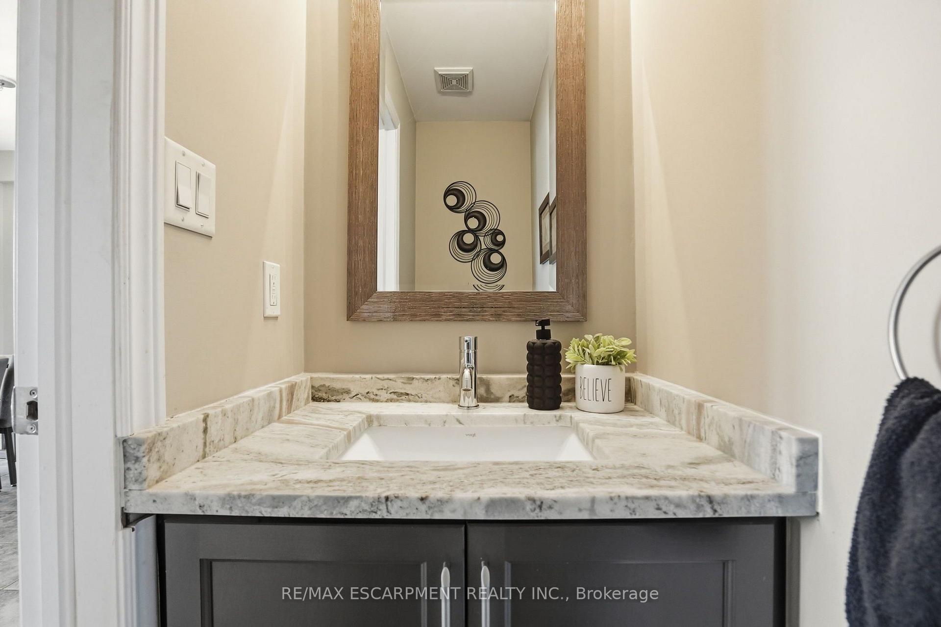 Photo 8 of 27 Crossings Way, Hamilton, Stoney Creek — HOMEH