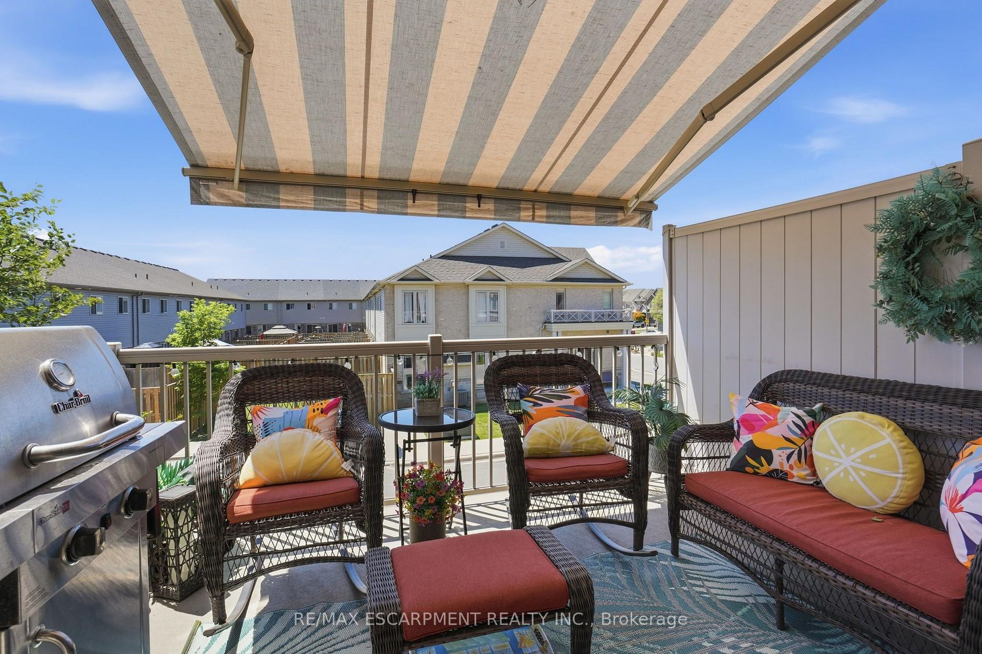 Photo 16 of 27 Crossings Way, Hamilton, Stoney Creek — HOMEH