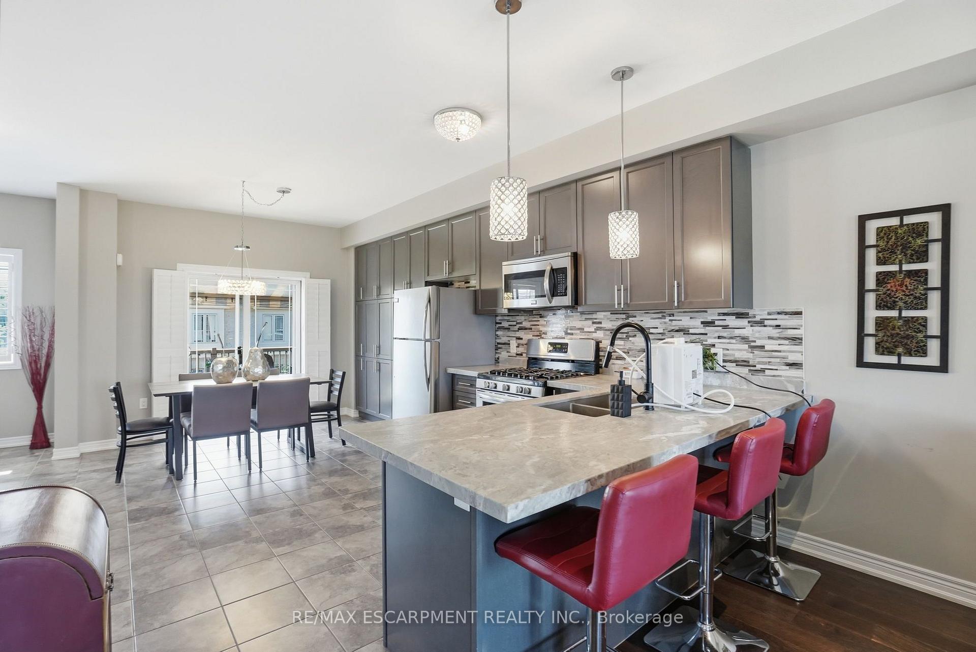 Photo 17 of 27 Crossings Way, Hamilton, Stoney Creek — HOMEH