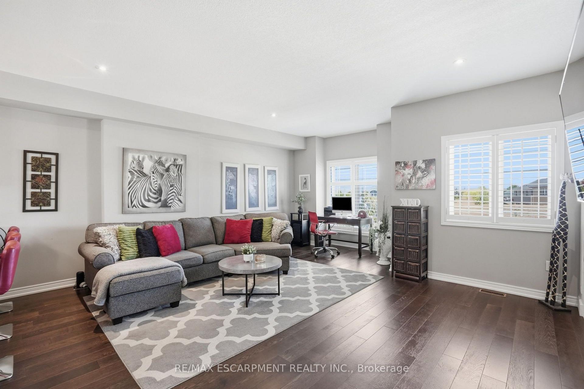 Photo 22 of 27 Crossings Way, Hamilton, Stoney Creek — HOMEH