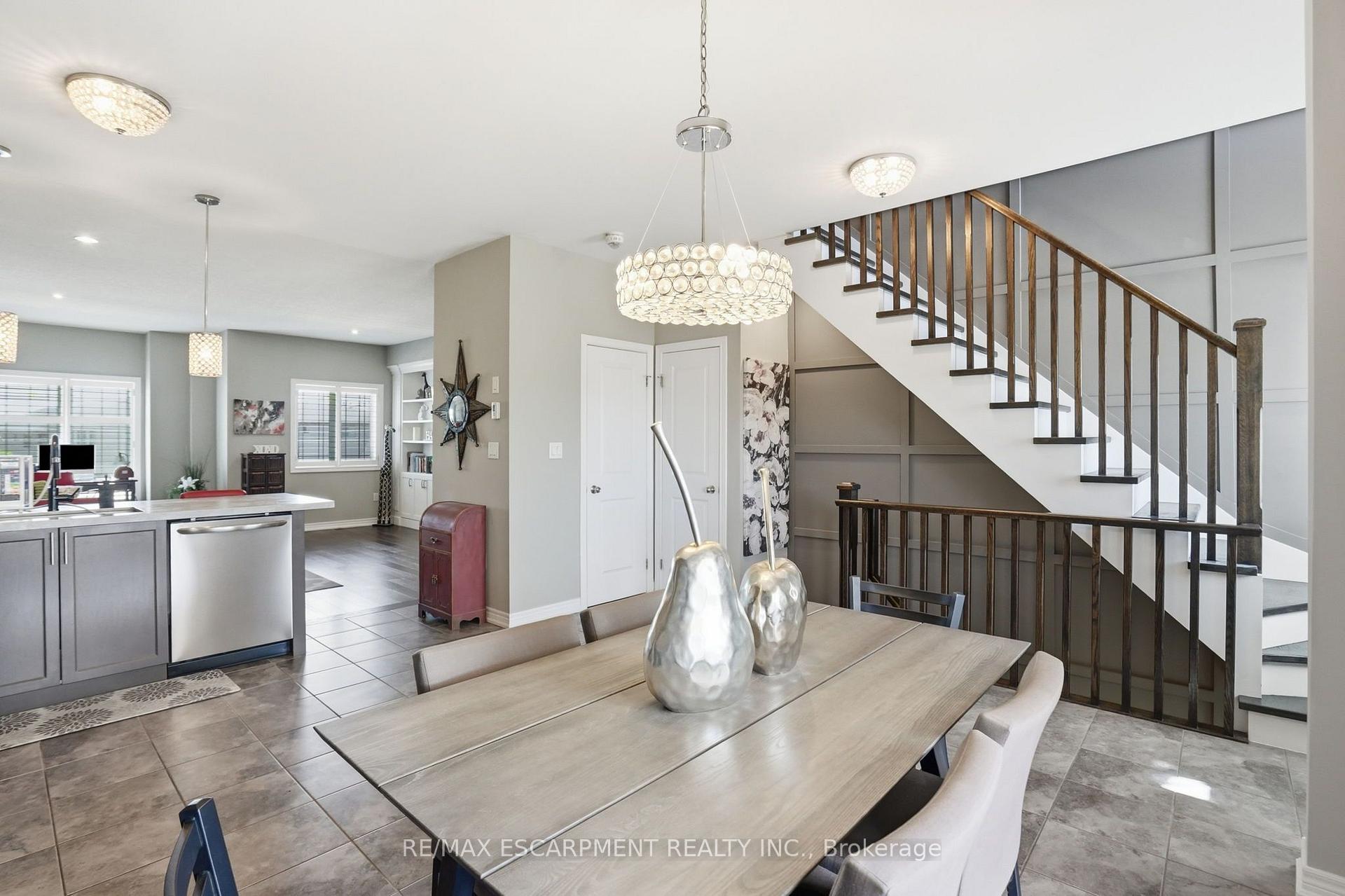 Photo 24 of 27 Crossings Way, Hamilton, Stoney Creek — HOMEH