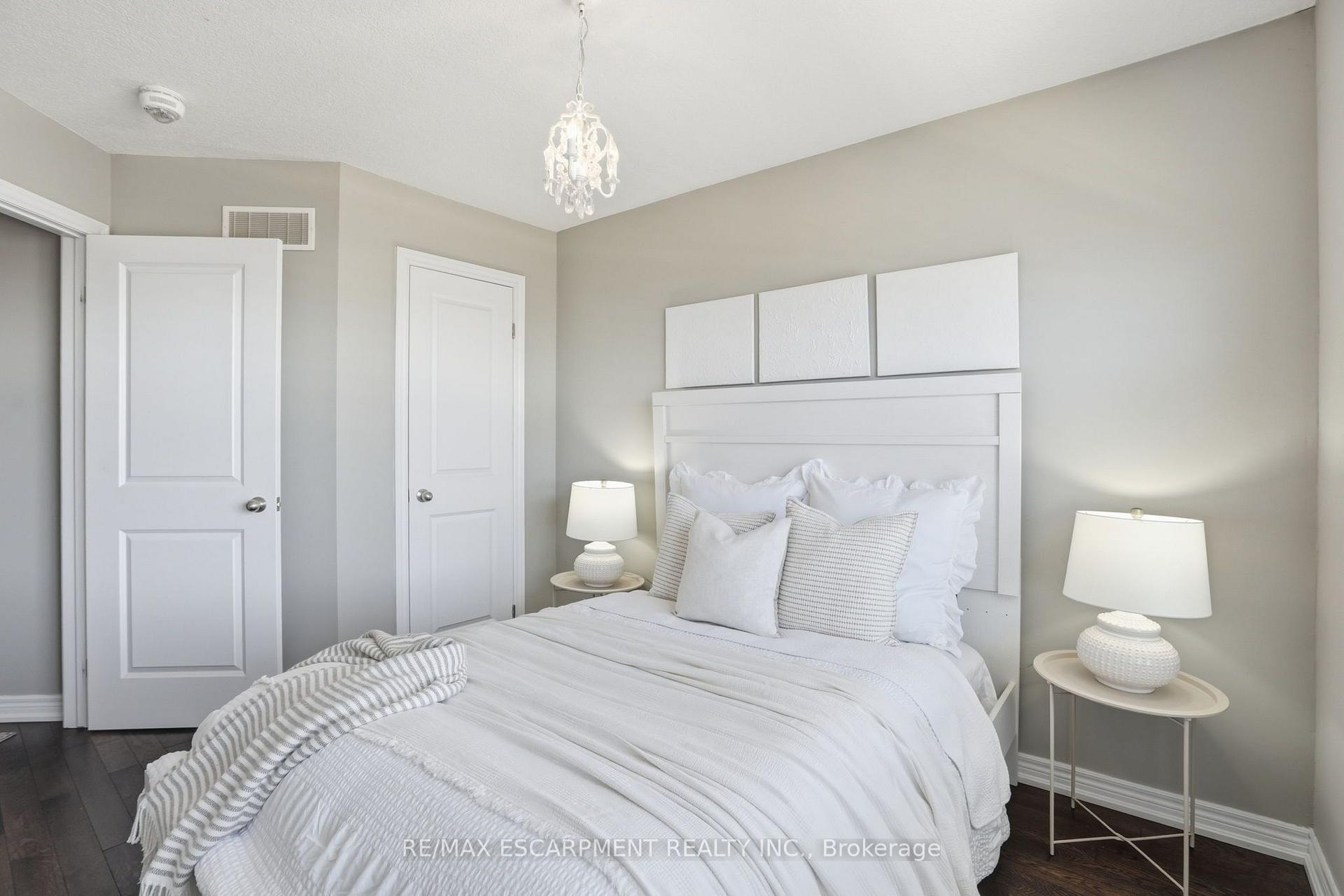 Photo 33 of 27 Crossings Way, Hamilton, Stoney Creek — HOMEH