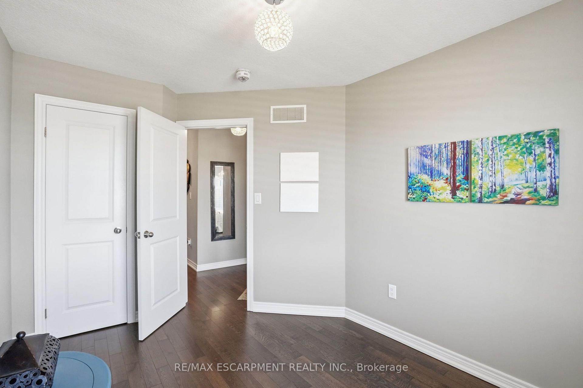 Photo 36 of 27 Crossings Way, Hamilton, Stoney Creek — HOMEH
