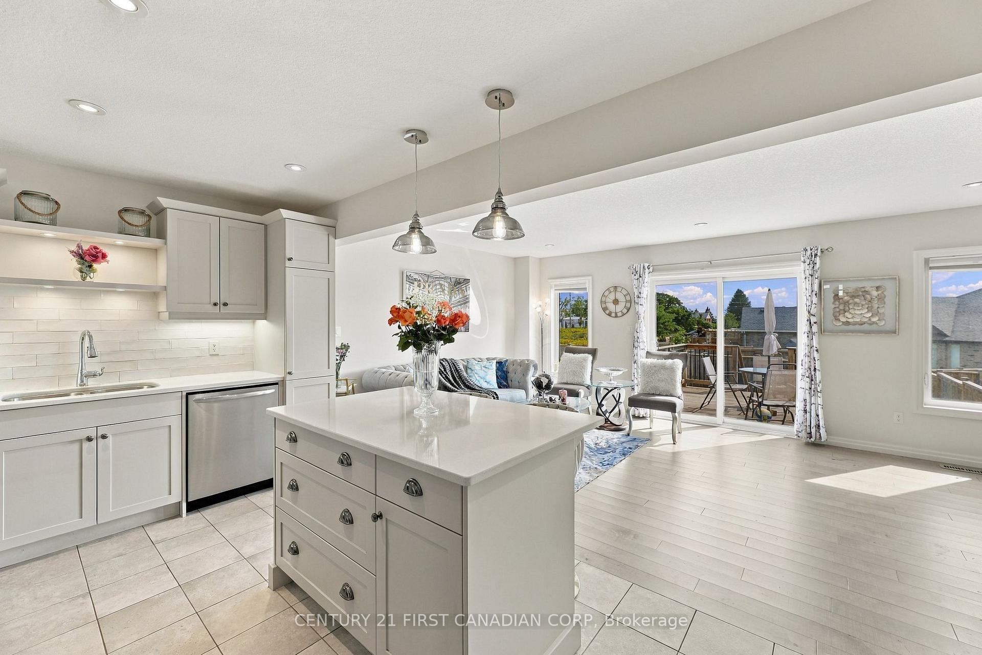 Photo 8 of 56 Cortland Terrace, St. Thomas — HOMEH