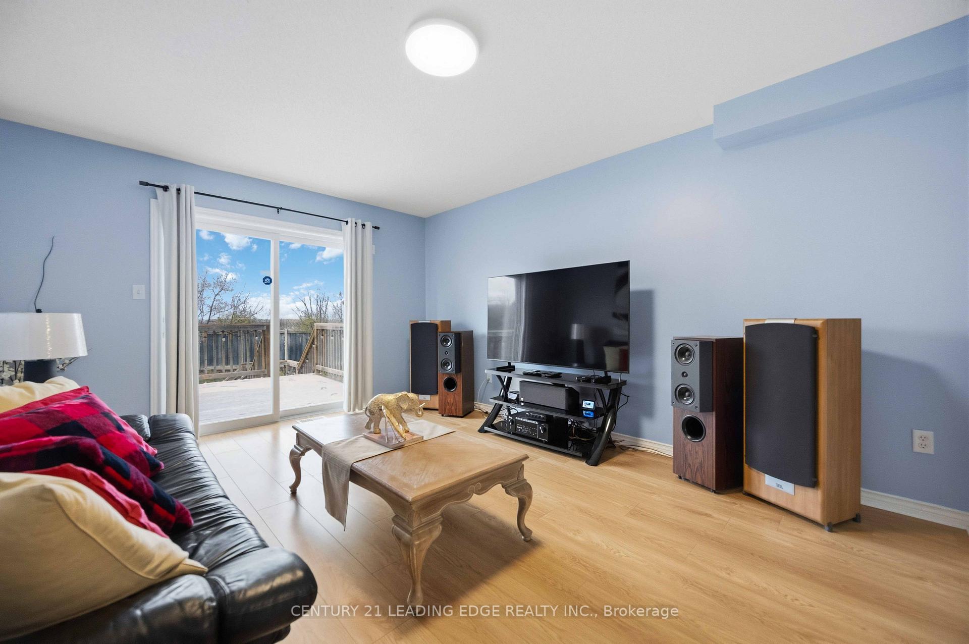 Photo 7 of 54 Redkey Drive, Markham, Milliken Mills East — HOMEH