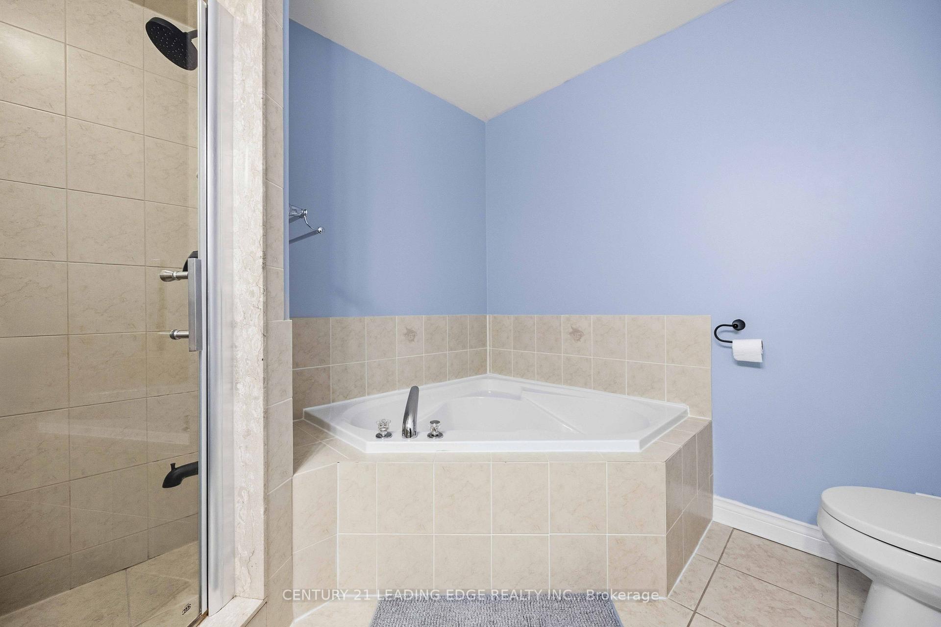 Photo 37 of 54 Redkey Drive, Markham, Milliken Mills East — HOMEH