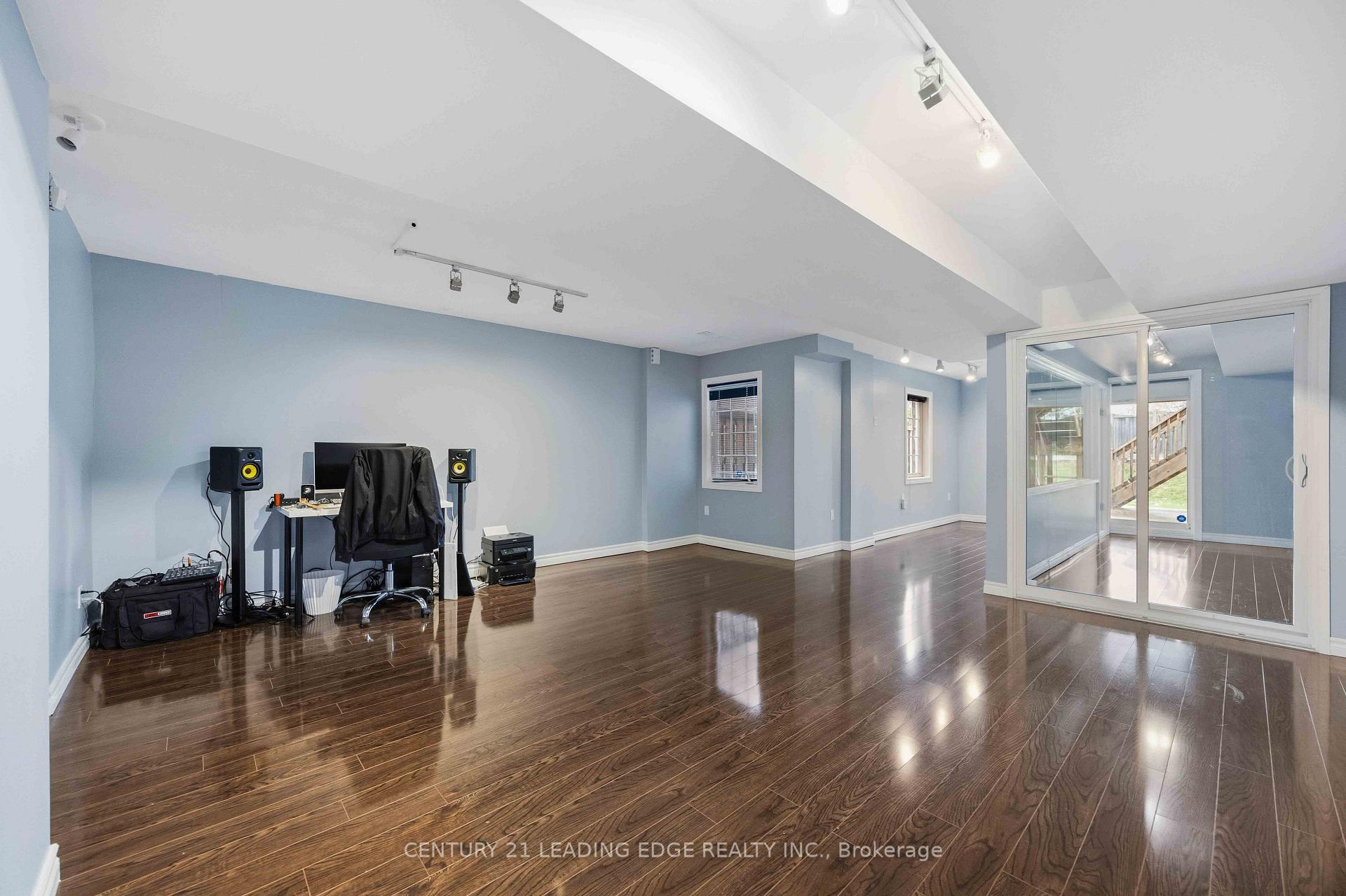 Photo 39 of 54 Redkey Drive, Markham, Milliken Mills East — HOMEH