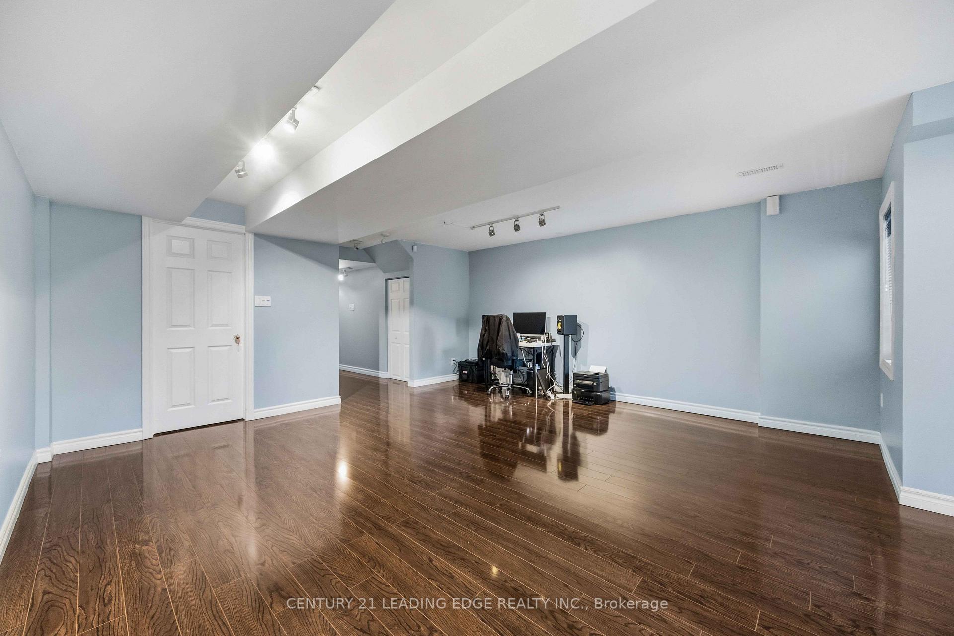 Photo 40 of 54 Redkey Drive, Markham, Milliken Mills East — HOMEH