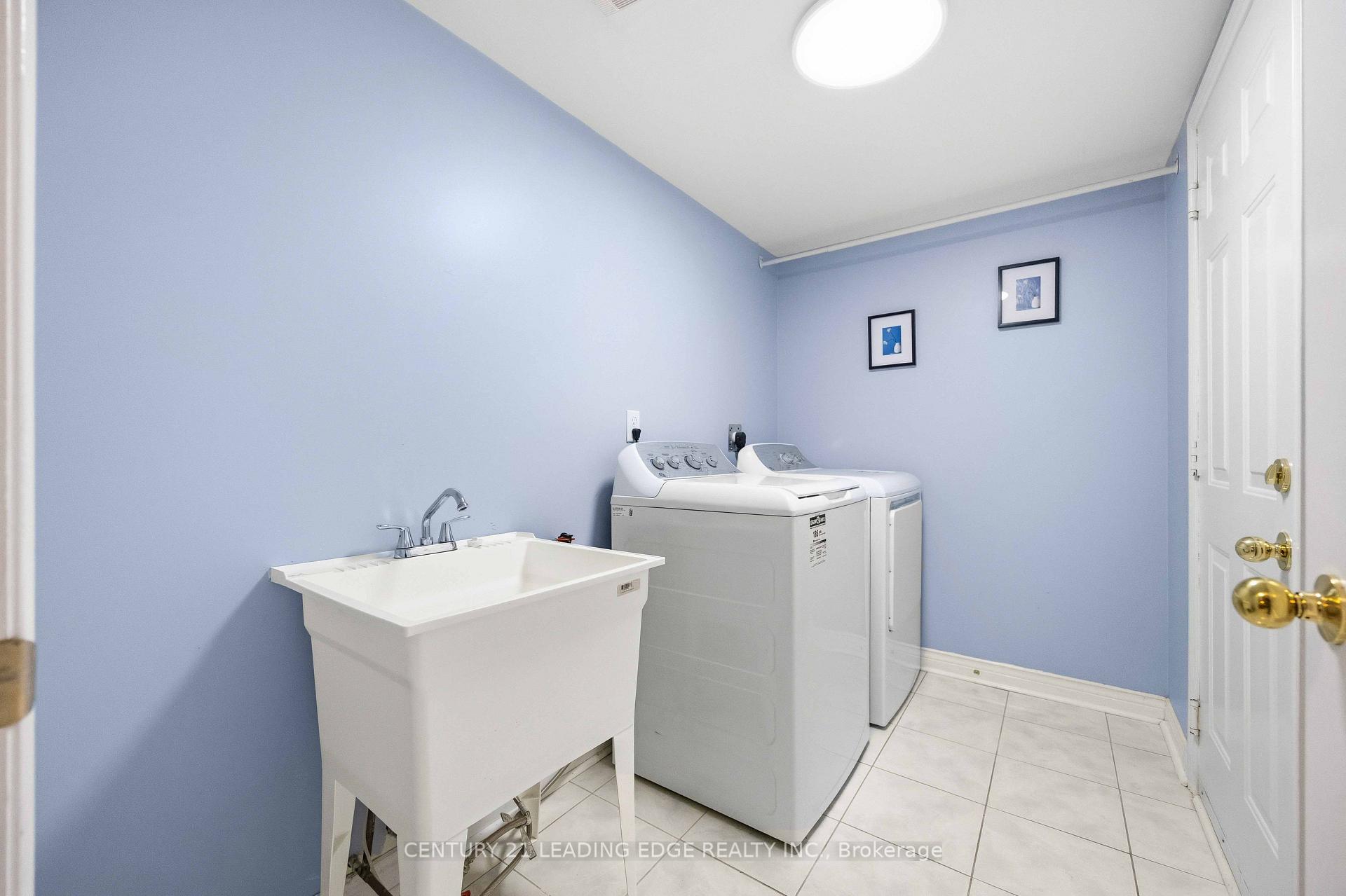 Photo 42 of 54 Redkey Drive, Markham, Milliken Mills East — HOMEH