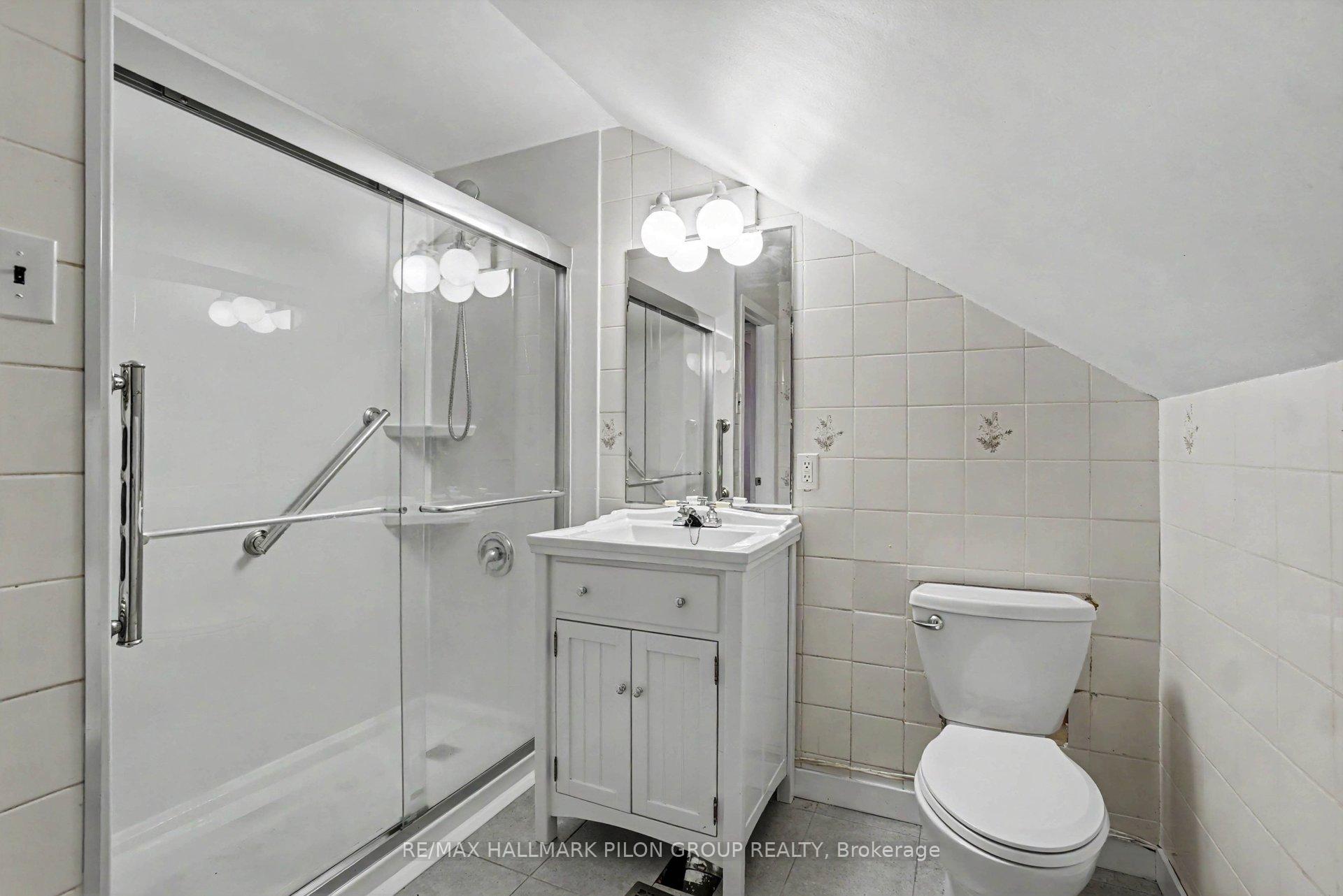 Photo 13 of 675 Borthwick Avenue, Ottawa, Castle Heights/Rideau High — HOMEH