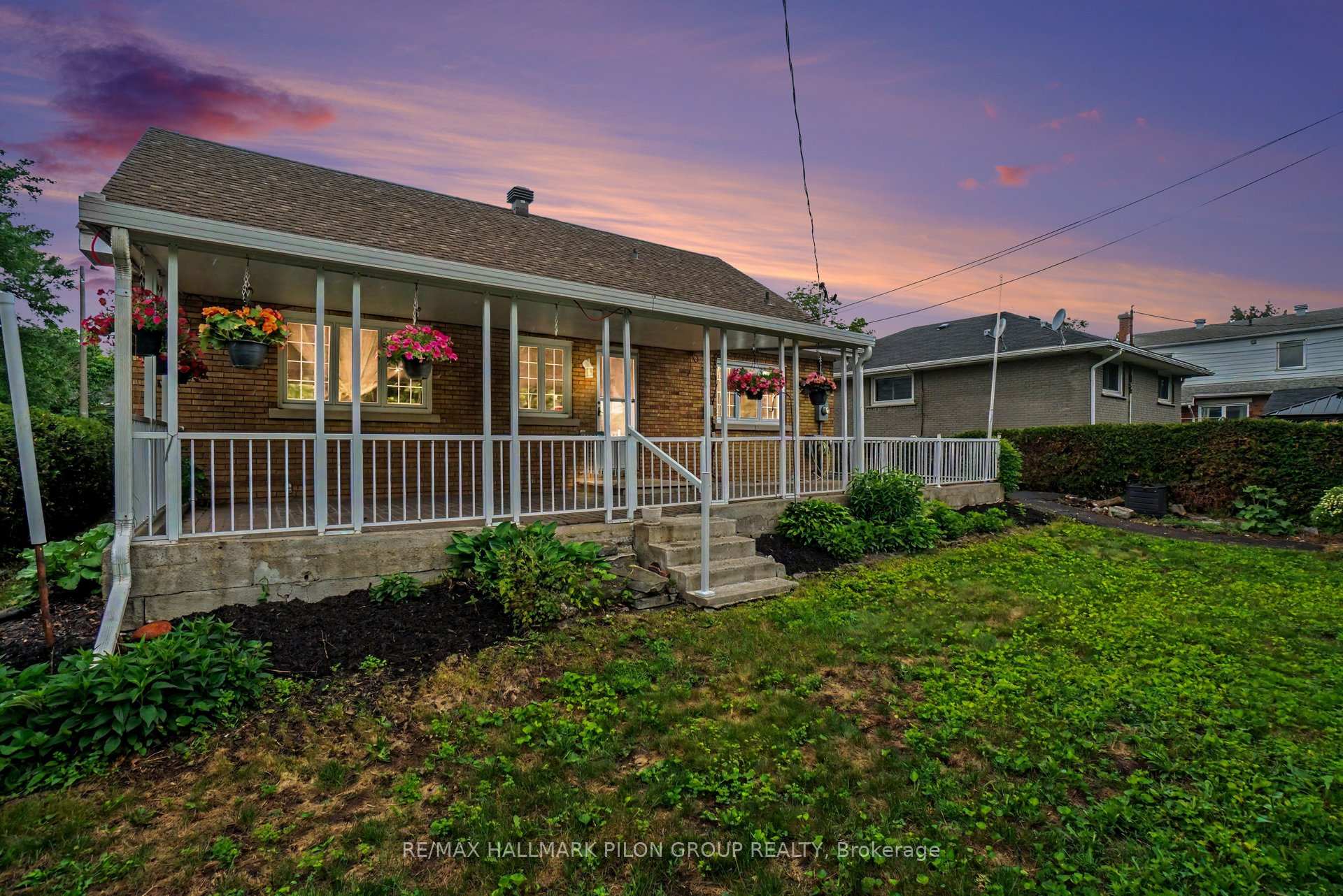 Photo 19 of 675 Borthwick Avenue, Ottawa, Castle Heights/Rideau High — HOMEH